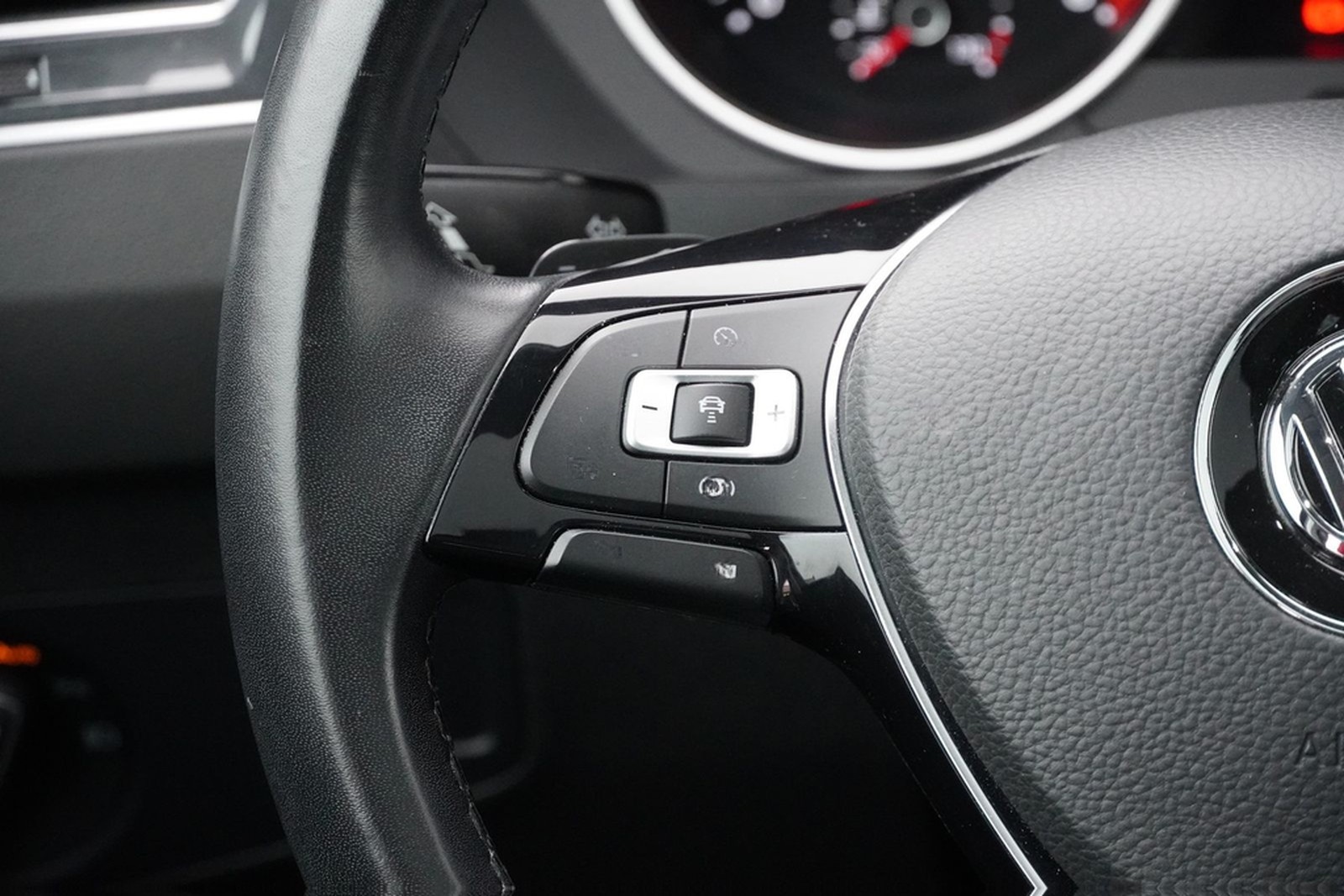 Volkswagen Tiguan 1.5 TSI DSG Join LED Navi AHK ACC Kamera foto 28