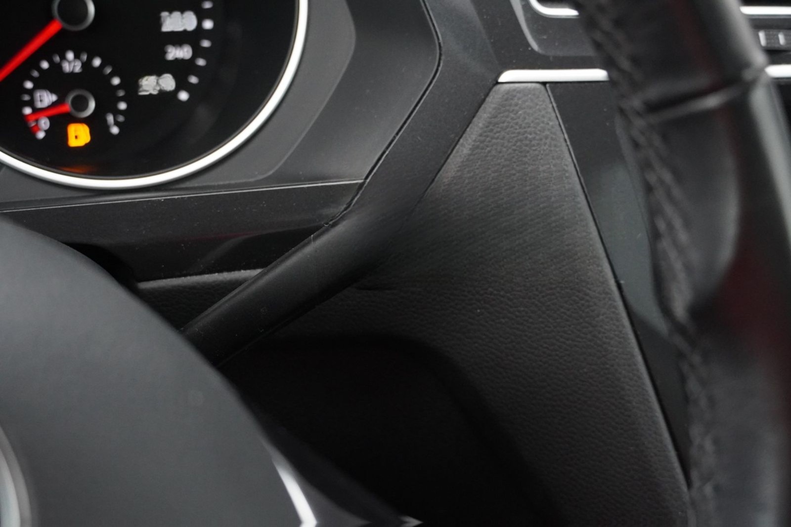 Volkswagen Tiguan 1.5 TSI DSG Join LED Navi AHK ACC Kamera foto 31