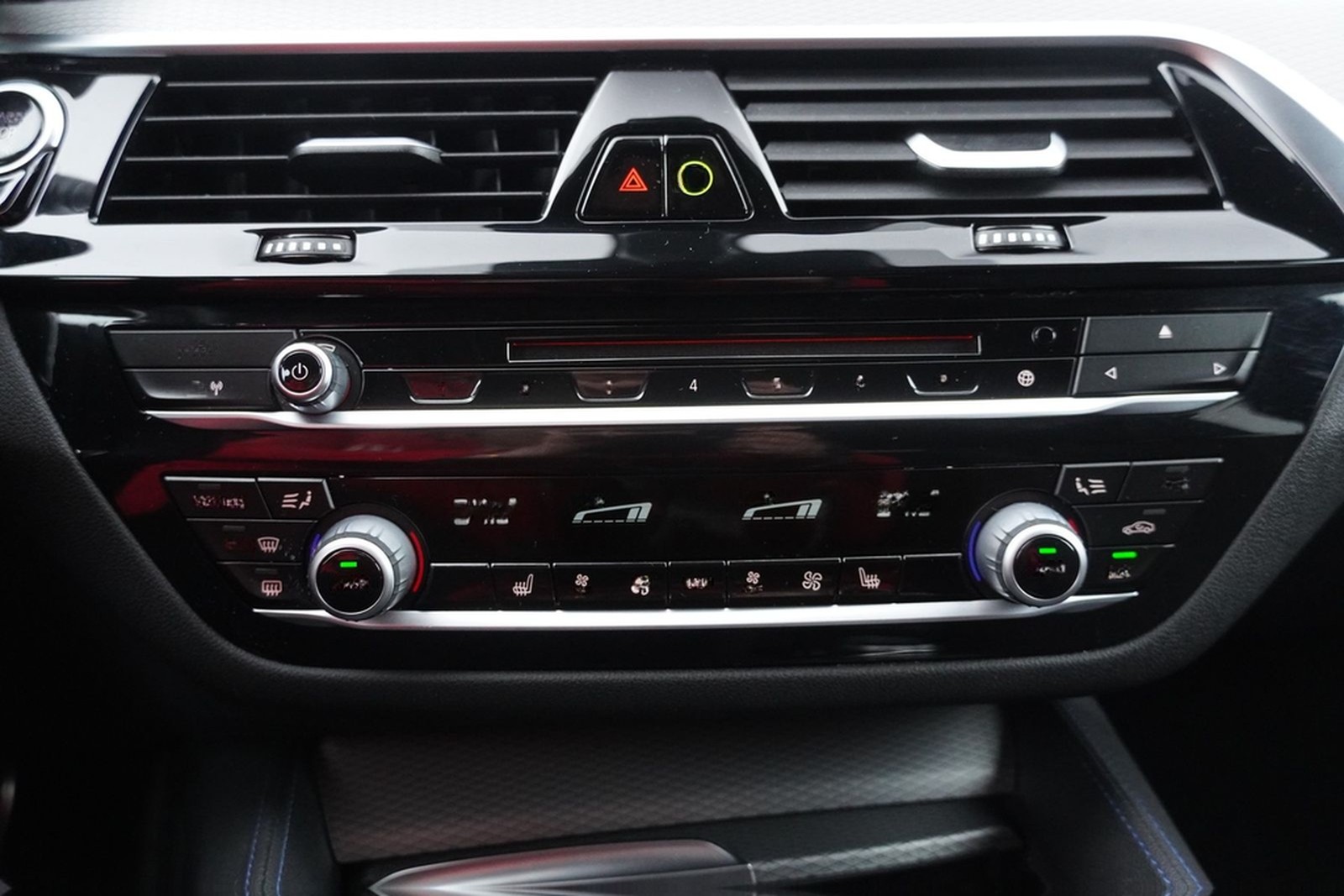 BMW 530i M Sport Aut. Klimaaut. LED Navi Sitzheizung foto 15