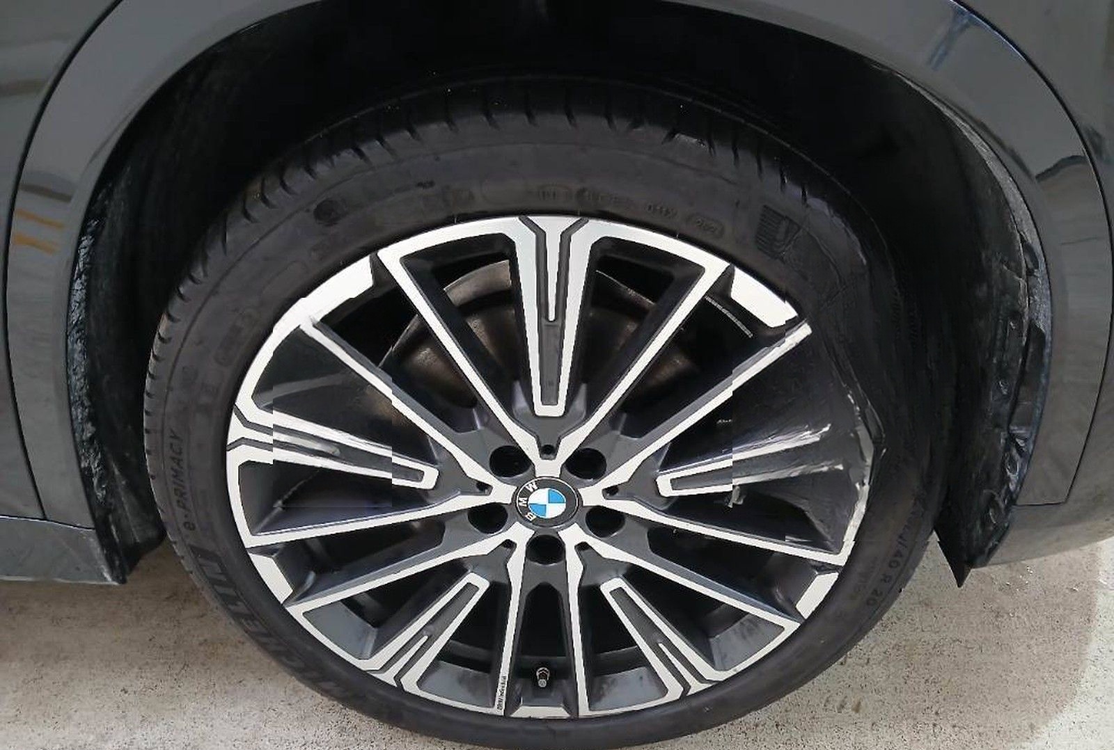 BMW X1 23d xDrive M Sport AHK/MMRY/MASSAGE/HUD/PANO foto 4