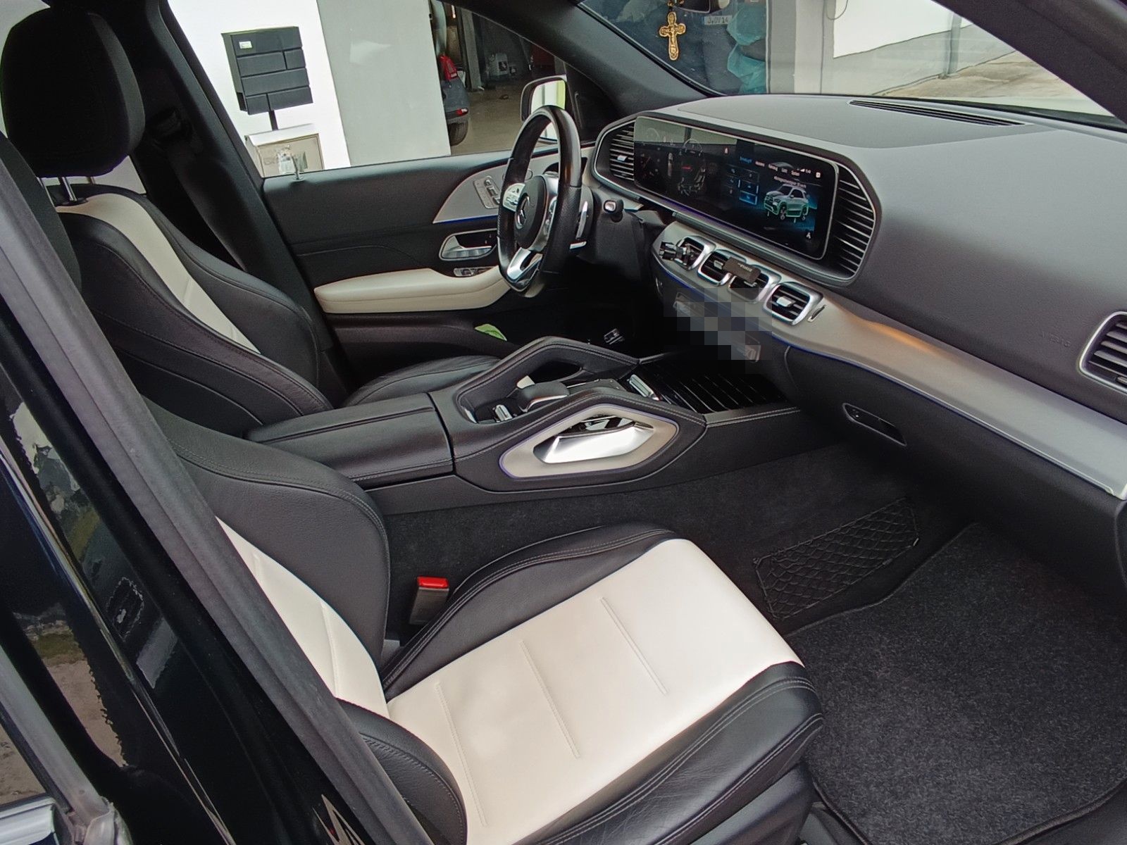 Mercedes-Benz GLE 300 d 4Matic AMG Leder Pano/AHK/Spur/Scheck. foto 18