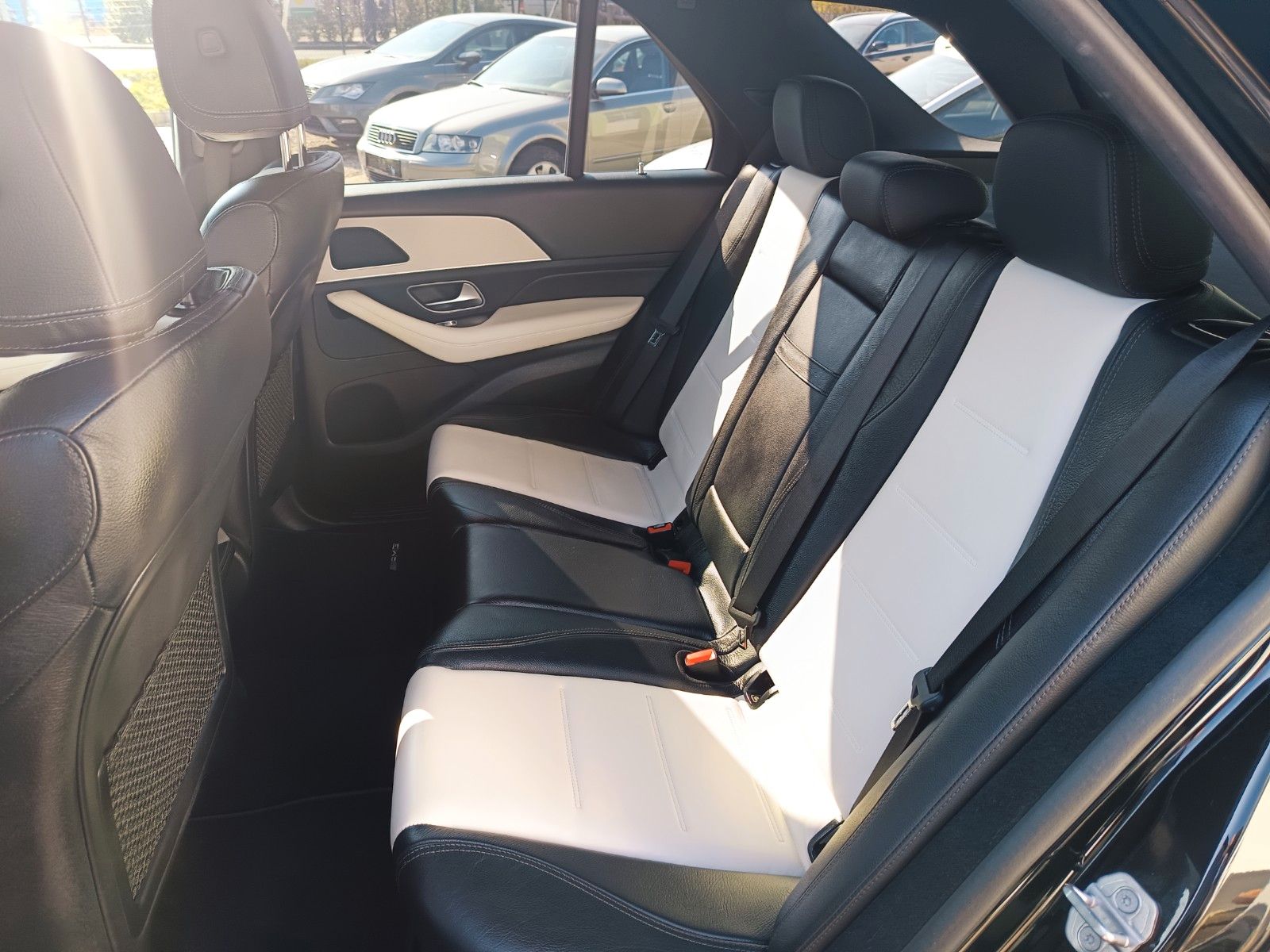 Mercedes-Benz GLE 300 d 4Matic AMG Leder Pano/AHK/Spur/Scheck. foto 19