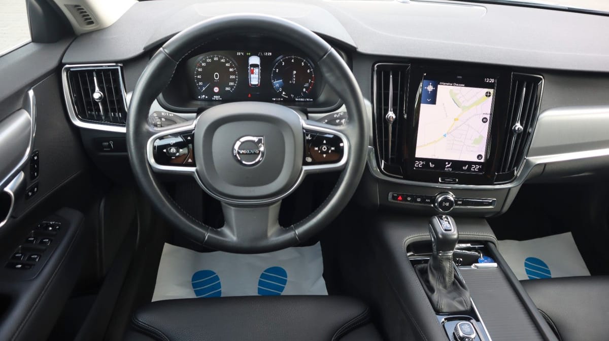 Volvo V90 Momentum CarPlay LED Memory AHK R.Cam SENSUS foto 12