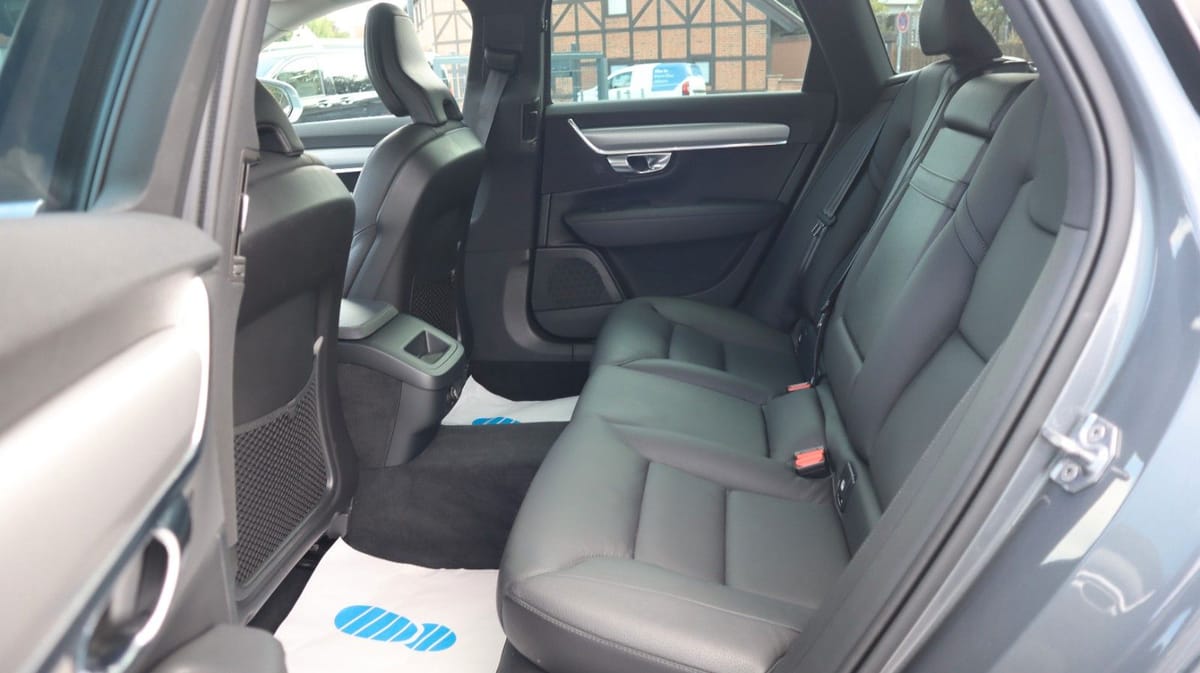 Volvo V90 Momentum CarPlay LED Memory AHK R.Cam SENSUS foto 14