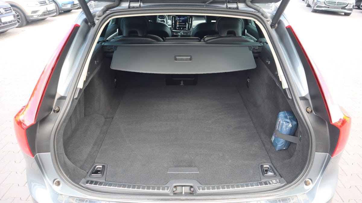 Volvo V90 Momentum CarPlay LED Memory AHK R.Cam SENSUS foto 16