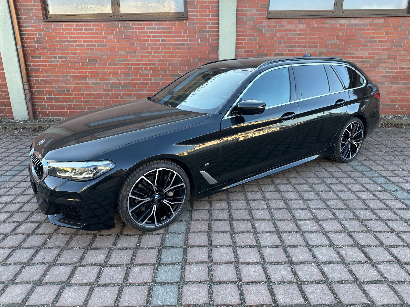 BMW 530d xDrive M-Sport,Massage,Standheizung,8fach foto 5