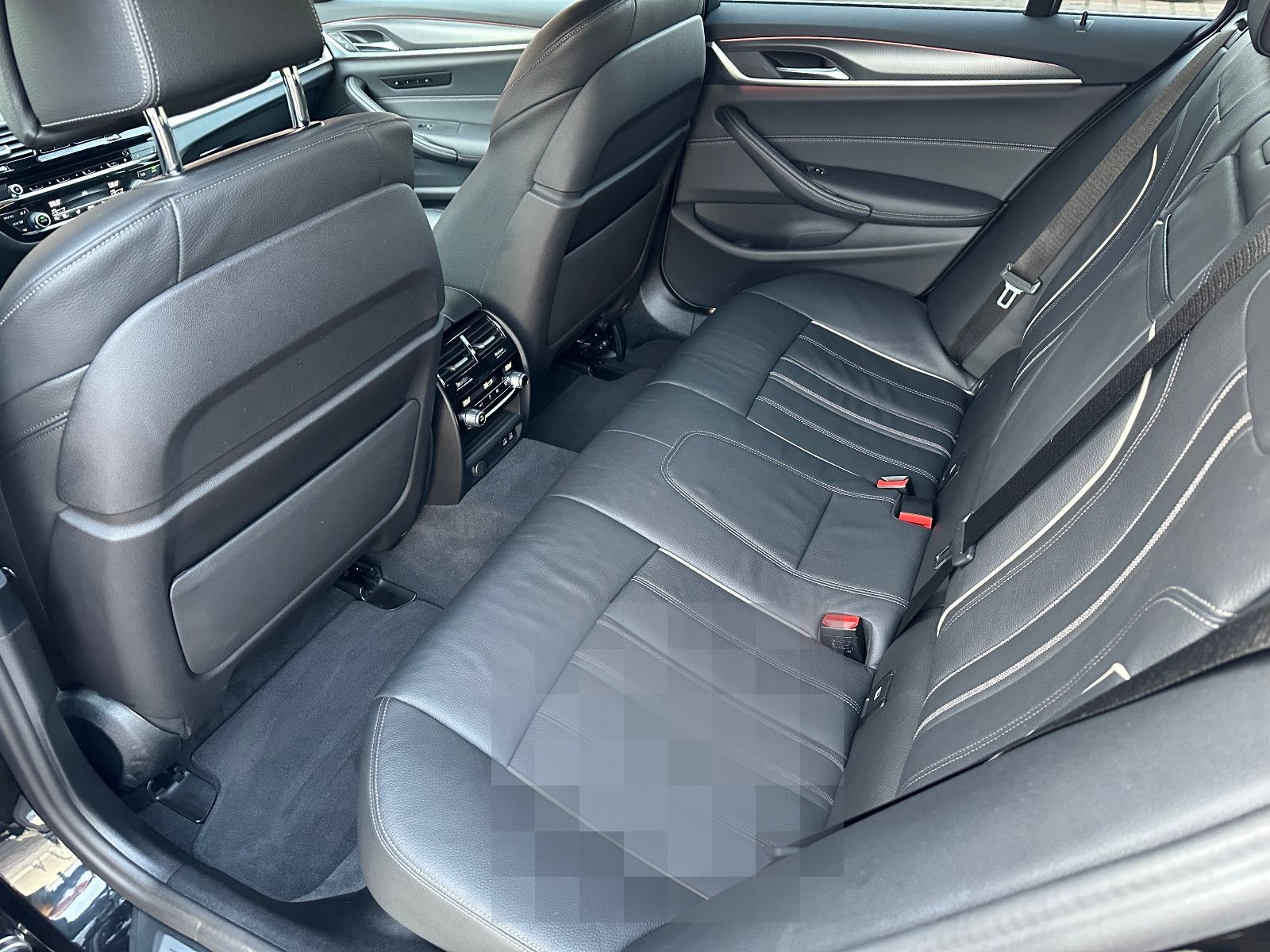 BMW 530d xDrive M-Sport,Massage,Standheizung,8fach foto 9