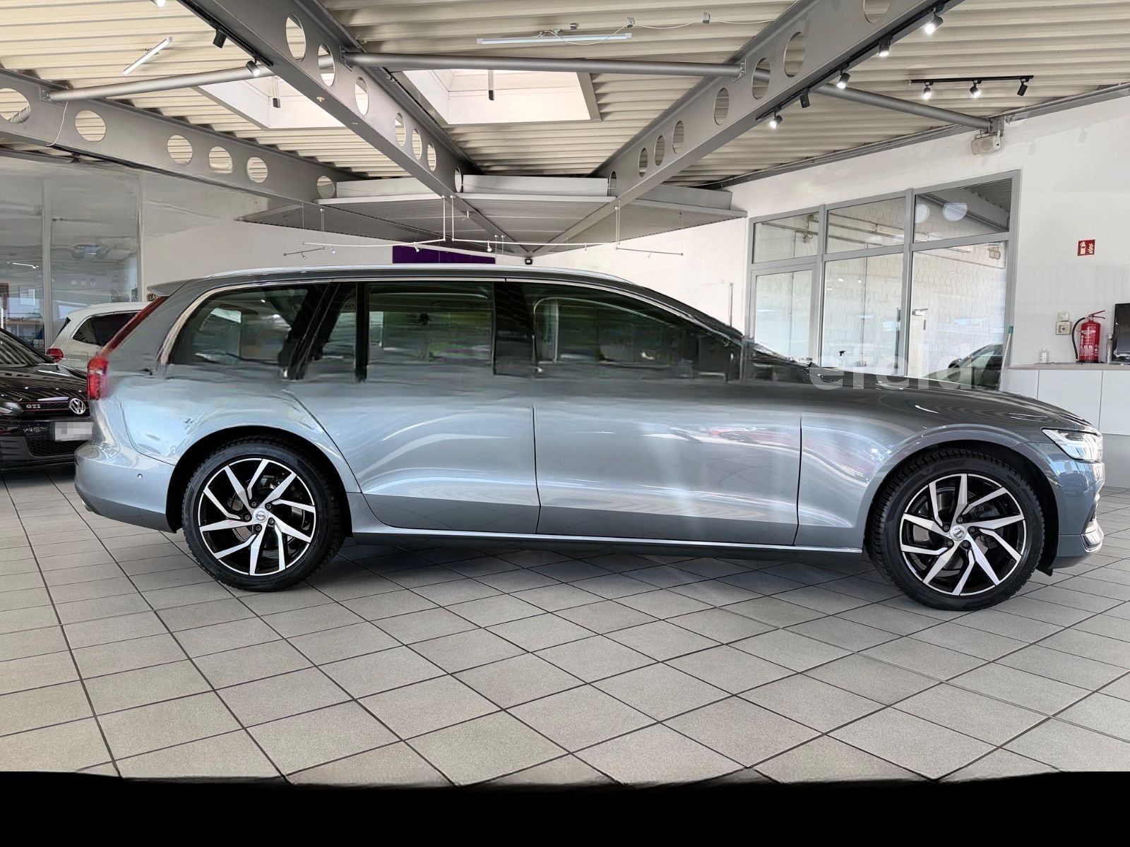 Volvo V60 T4 Geartronic Momentum Pro Navi*SHZ*RFK foto 2