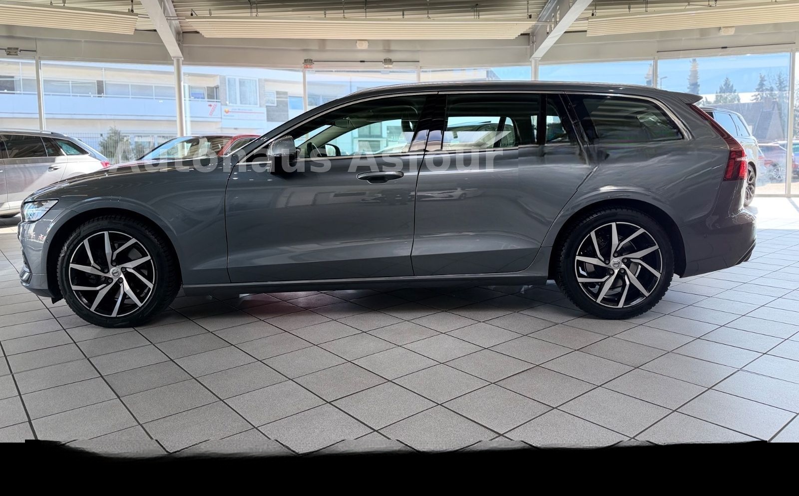 Volvo V60 T4 Geartronic Momentum Pro Navi*SHZ*RFK foto 3