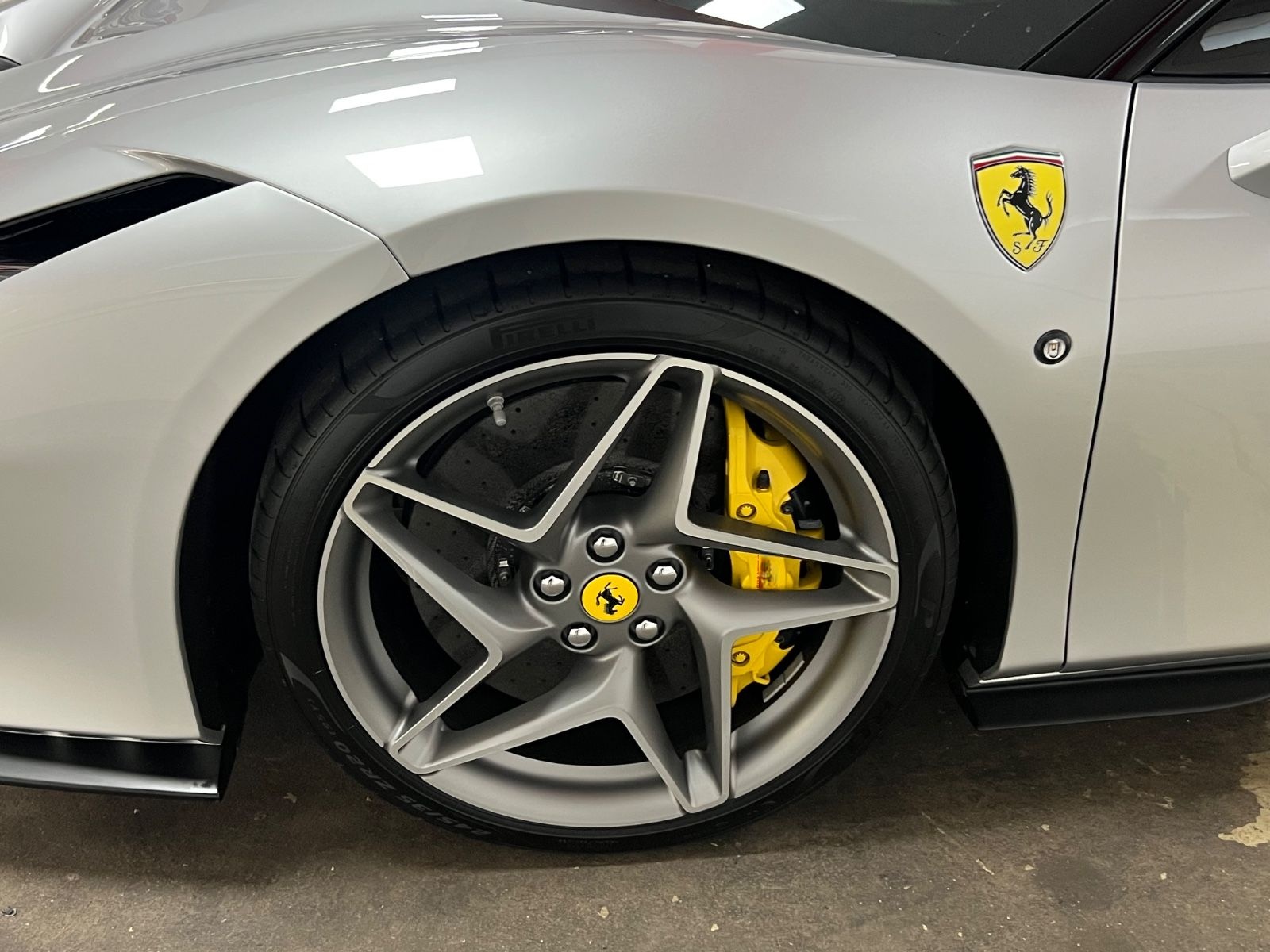 Ferrari F8 Tributo Coupé DCT *Carbon*Lift*JBL*Garantie* foto 5