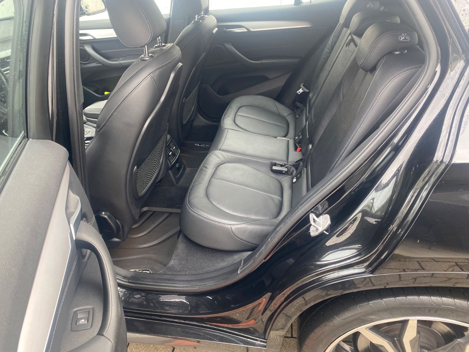 BMW X2 xDrive 20 i M Sport Leder Navi LED 8-fach foto 10