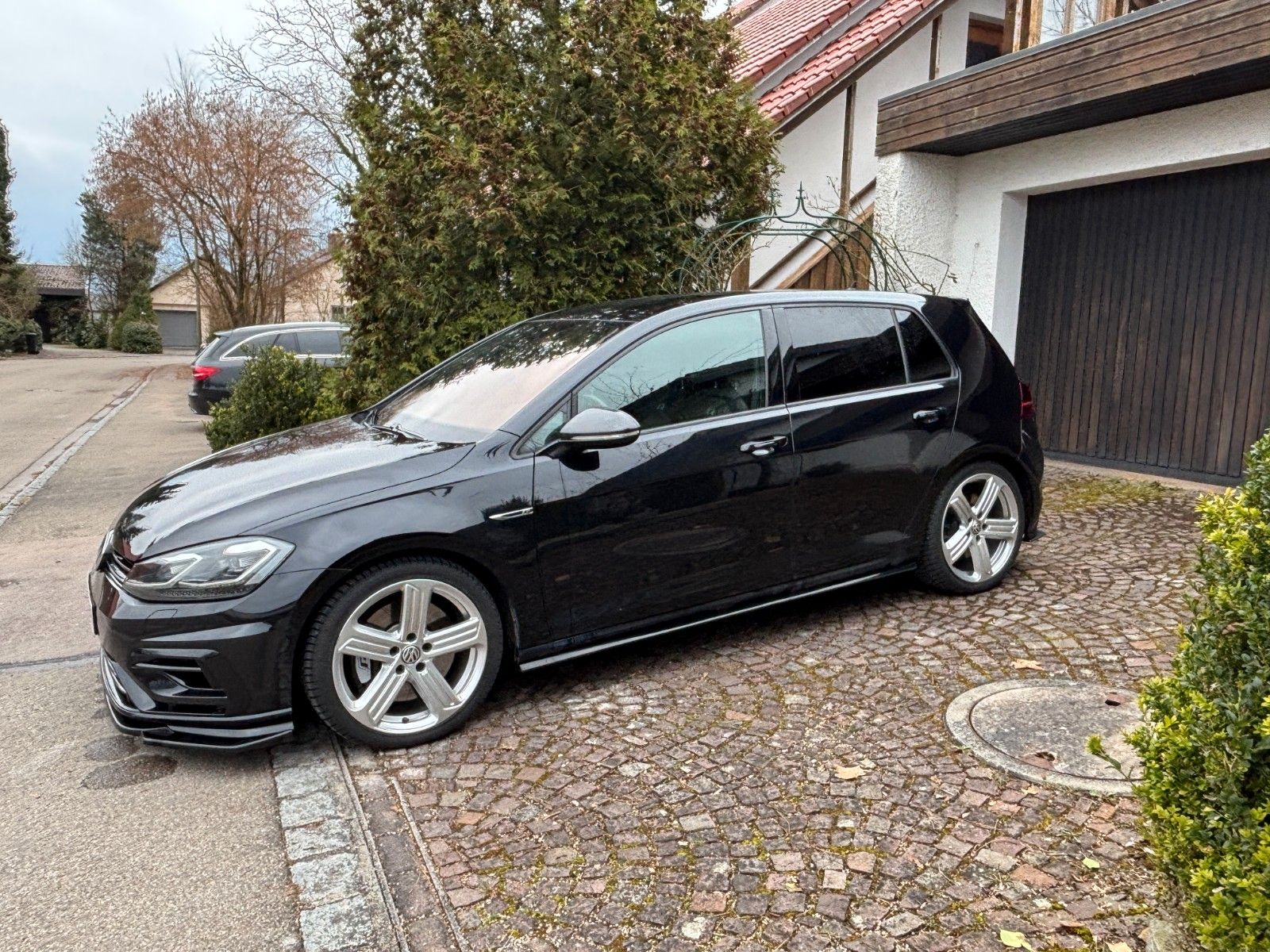 Volkswagen Golf 2.0 TSI OPF DSG 4MOTION R foto 2