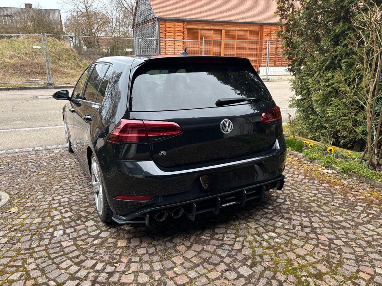 Volkswagen Golf 2.0 TSI OPF DSG 4MOTION R foto 3