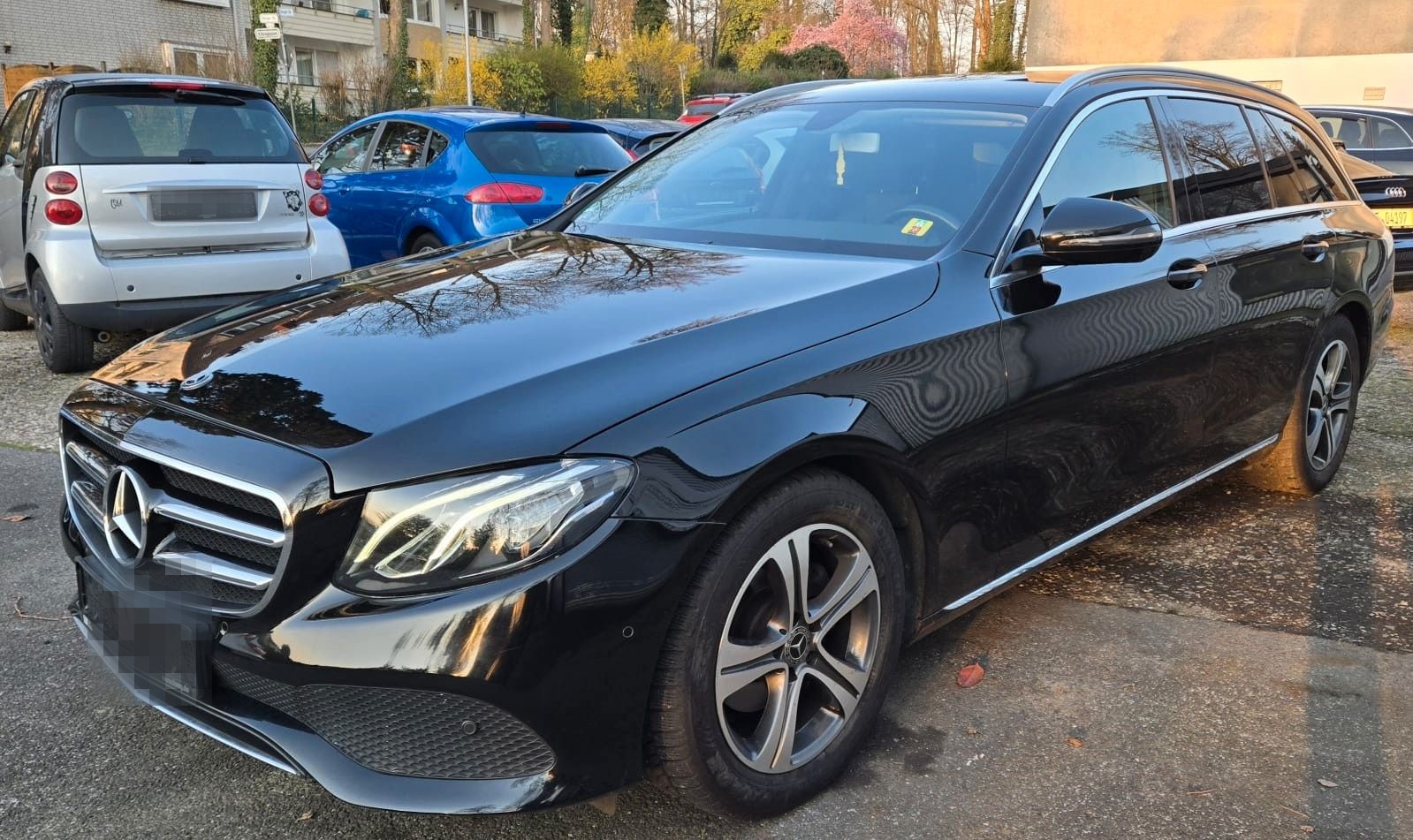 Mercedes-Benz E200d T-Modell - MBUX/KAMERA/8-fach/ HU neu foto 3