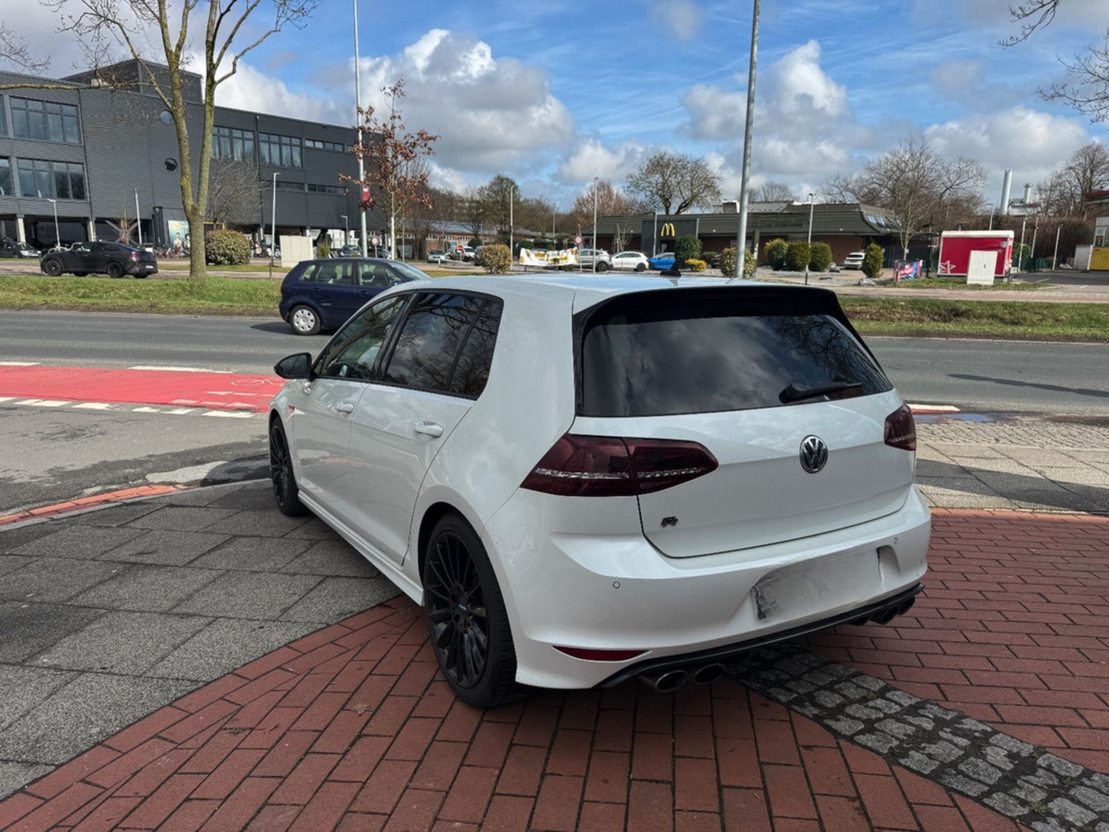 Volkswagen Golf VII Lim. R BMT 4Motion foto 17