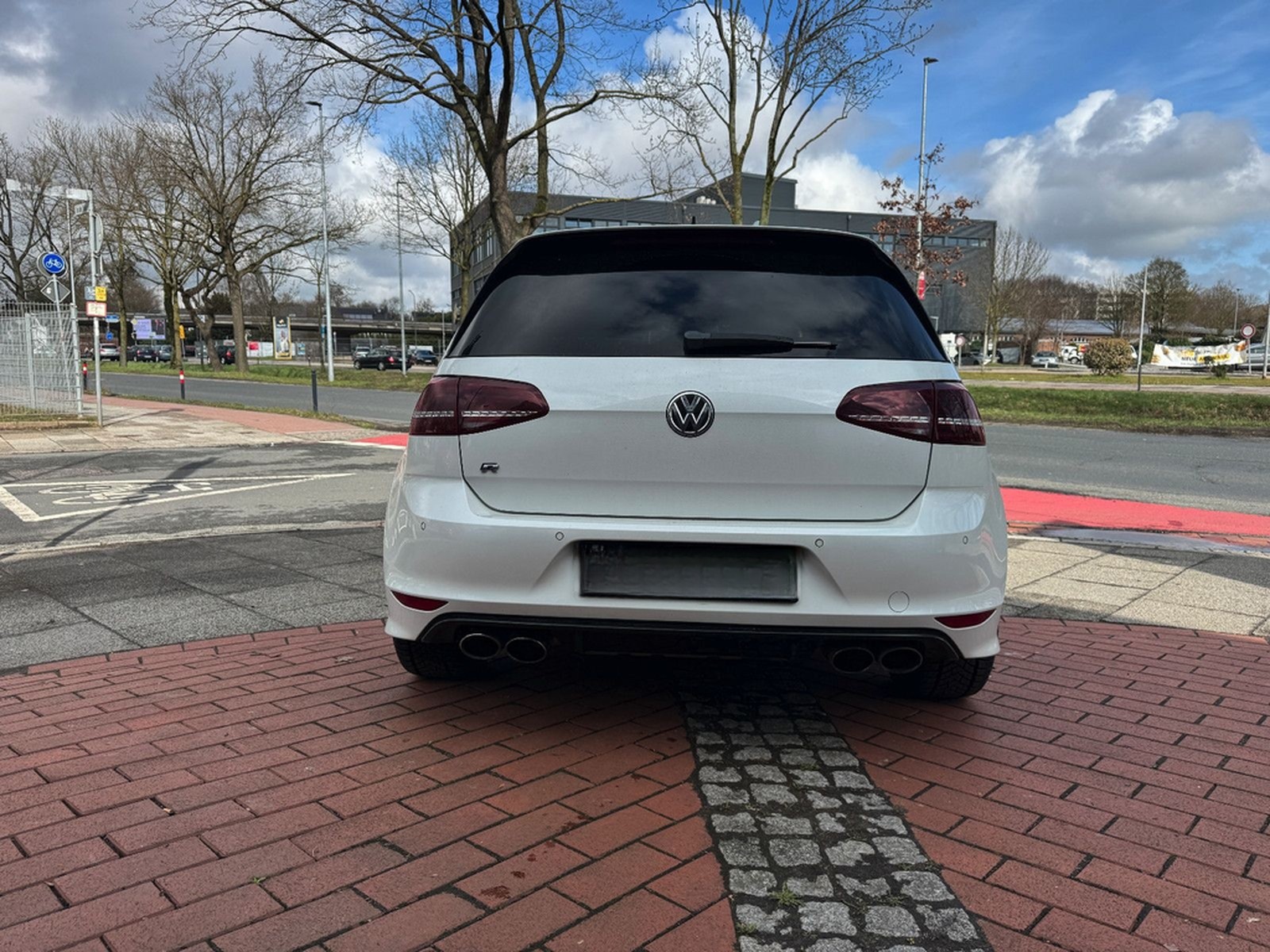Volkswagen Golf VII Lim. R BMT 4Motion foto 21