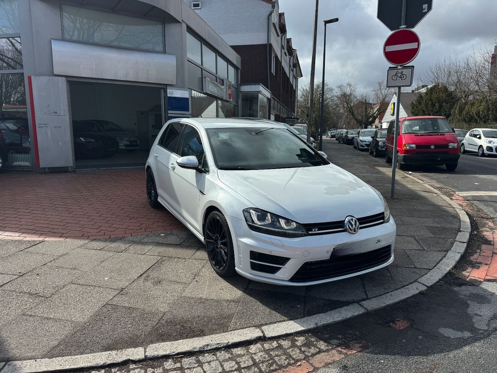 Volkswagen Golf VII Lim. R BMT 4Motion foto 6