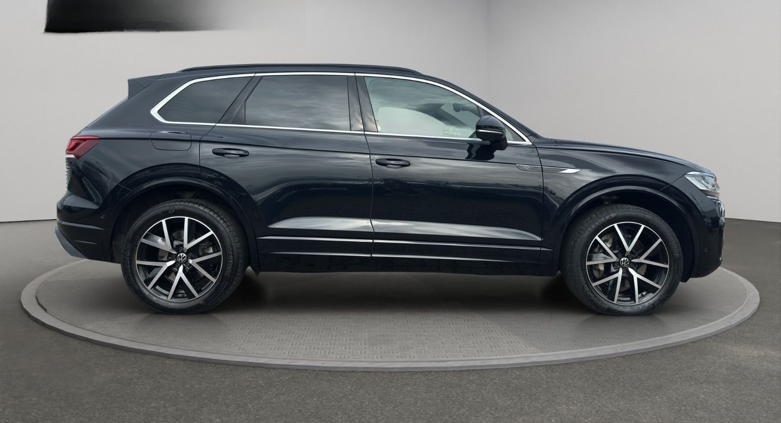 Volkswagen Touareg 3.0 TSI R-Line INNOVISION DYNAUDIO foto 4