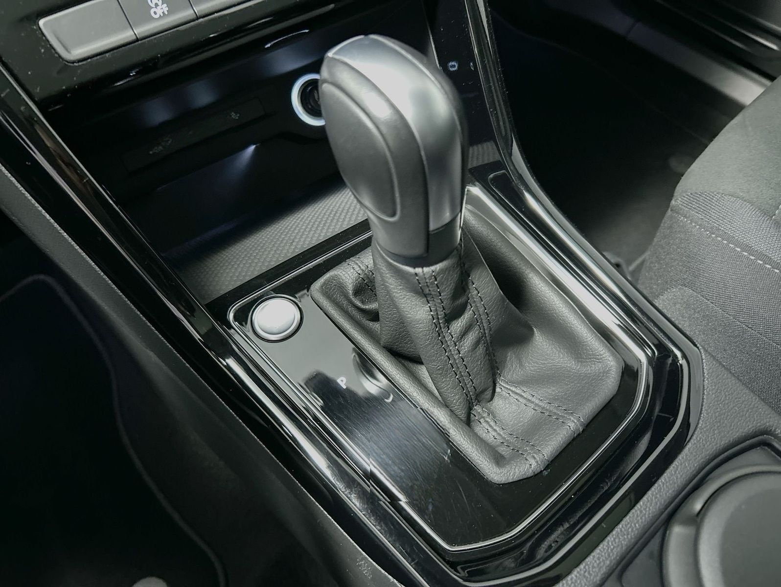 Volkswagen Touran 2.0 TDI DSG Highline foto 19