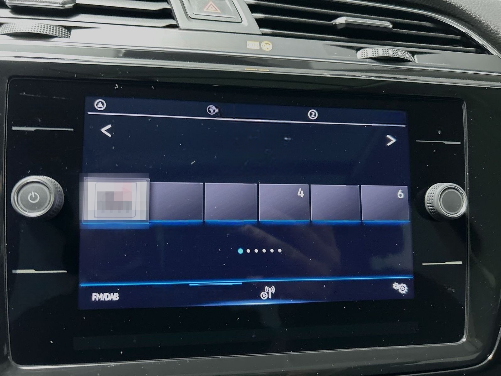 Volkswagen Touran 2.0 TDI DSG Highline foto 10