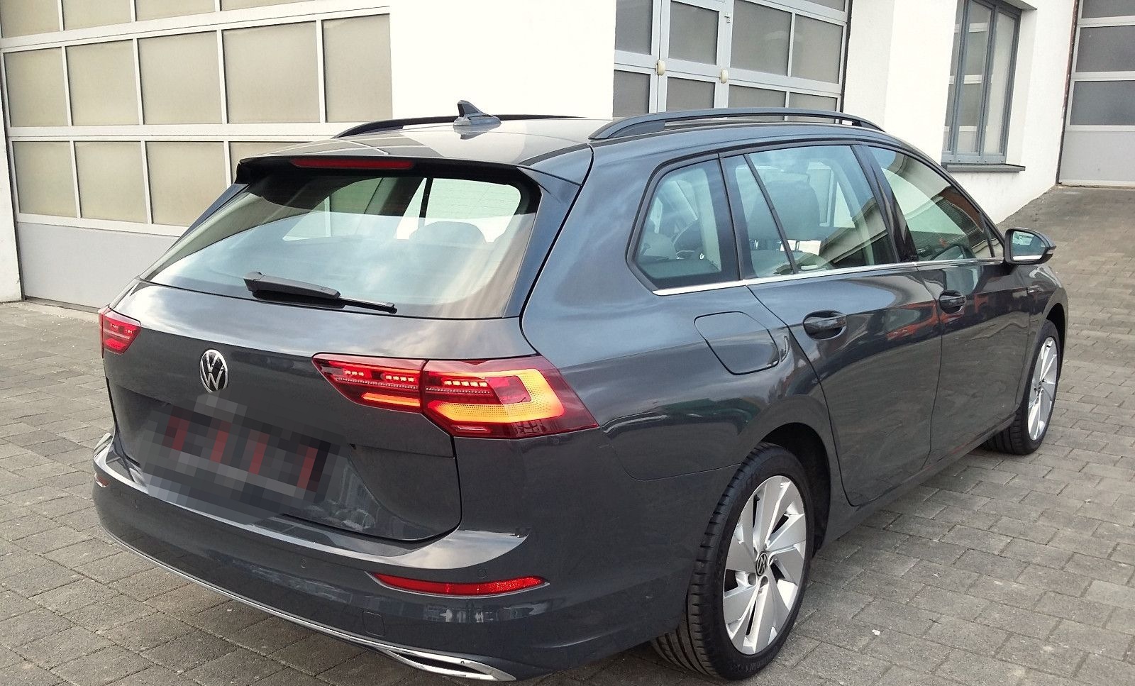 Volkswagen Golf 2.0 TDI SCR DSG Style Variant foto 4