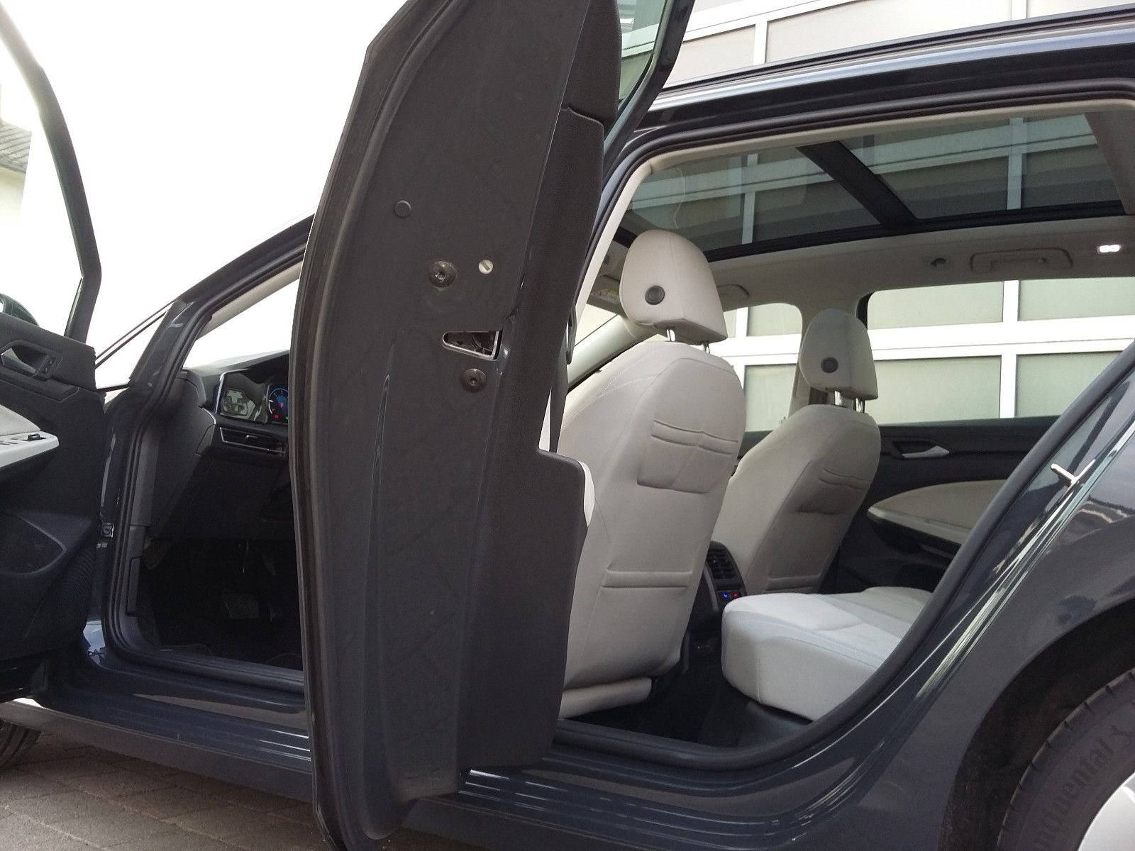 Volkswagen Golf 2.0 TDI SCR DSG Style Variant foto 8