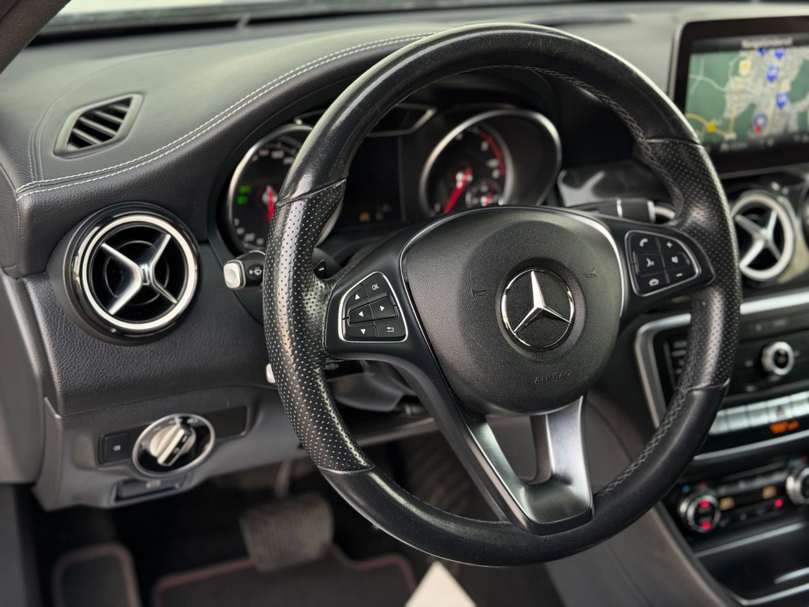 Mercedes-Benz GLA 200 CDI AMG Line Edition Aut./Navi/Leder/LED foto 12