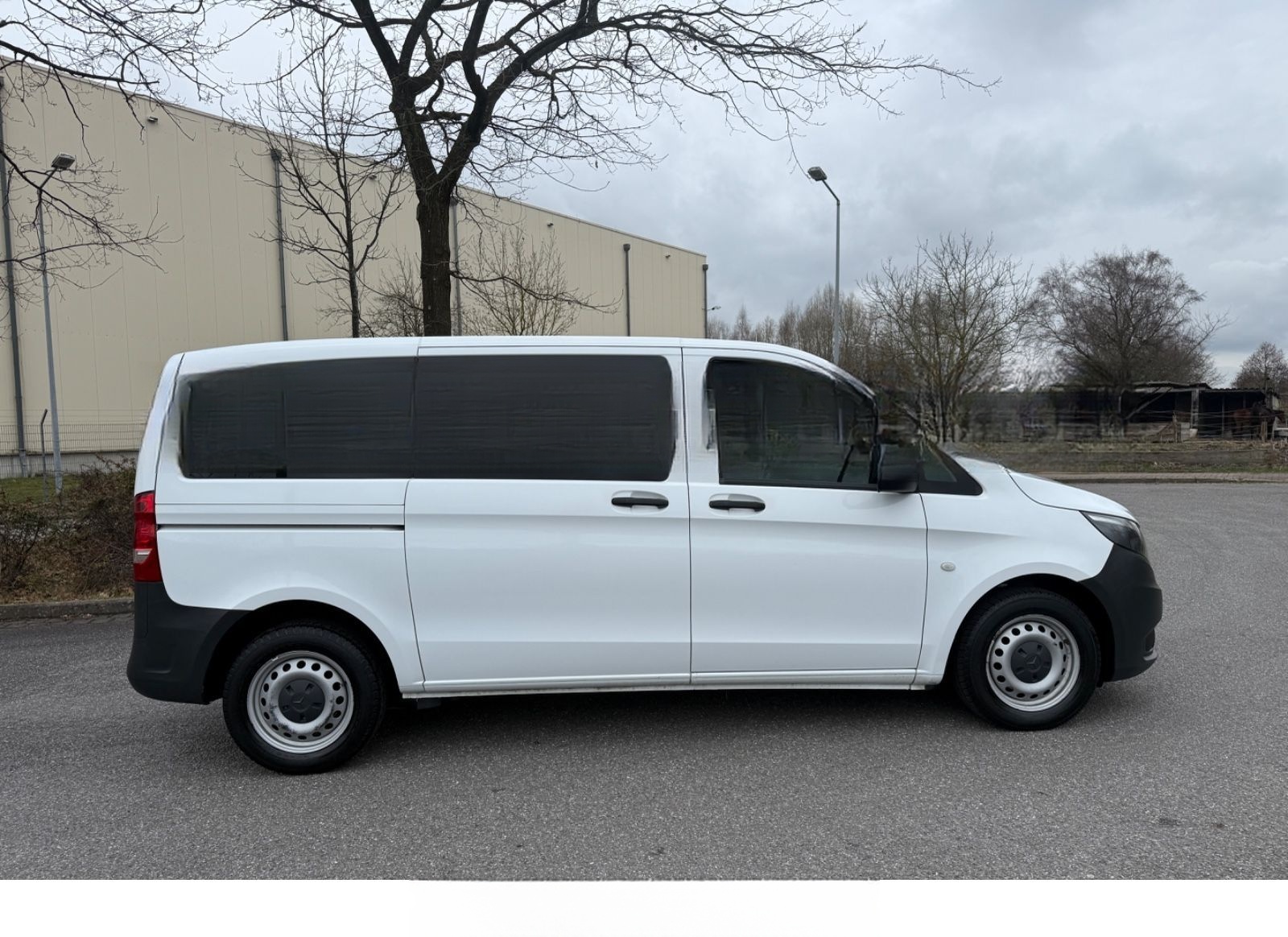 Mercedes-Benz Vito Tourer 110 CDI Base 8-Sitzer foto 3