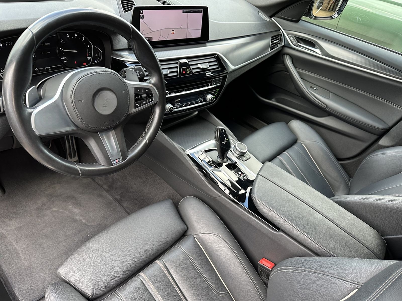 BMW 540i Touring xDrive M-Sport NAV+LED+HEAD-UP+KAM foto 8