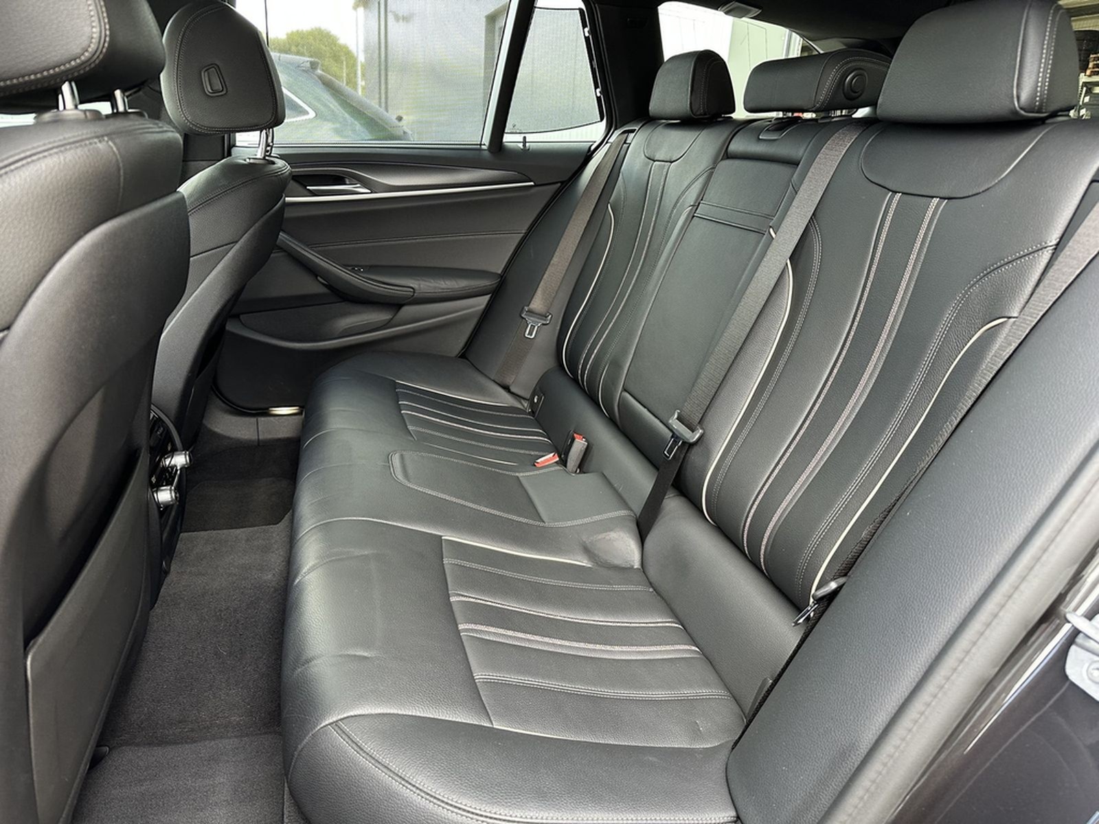 BMW 540i Touring xDrive M-Sport NAV+LED+HEAD-UP+KAM foto 10
