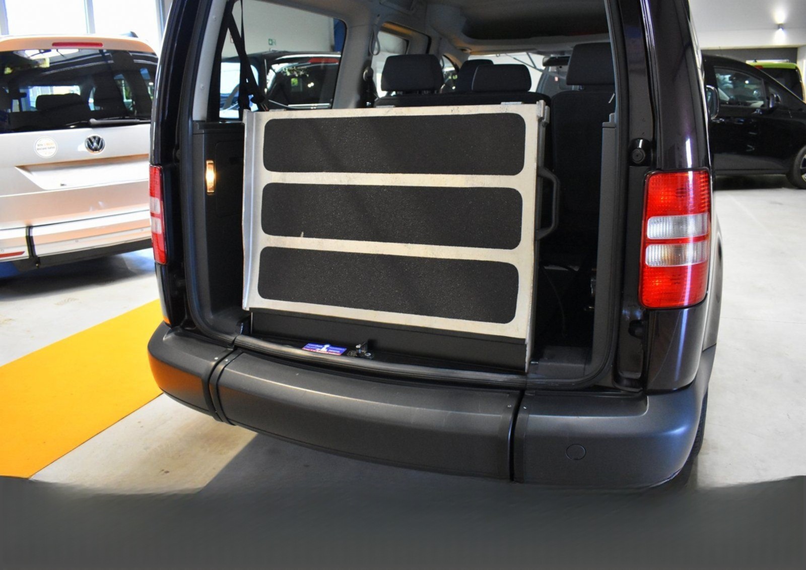 Volkswagen Caddy Maxi Roncalli 1.2 TSI rollstuhlgerecht foto 6