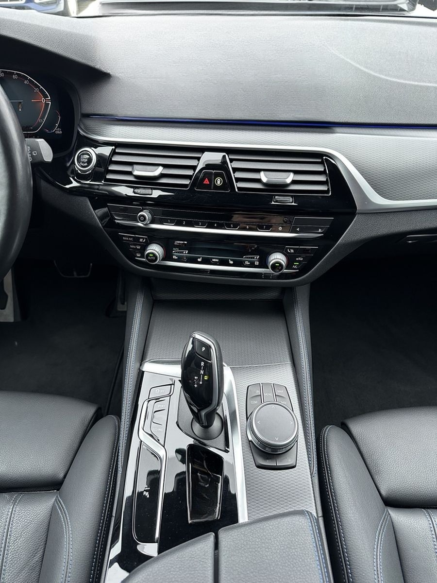 BMW 520d Touring xDrive M-Sport NAV+LASER+AHK+HEADUP foto 13