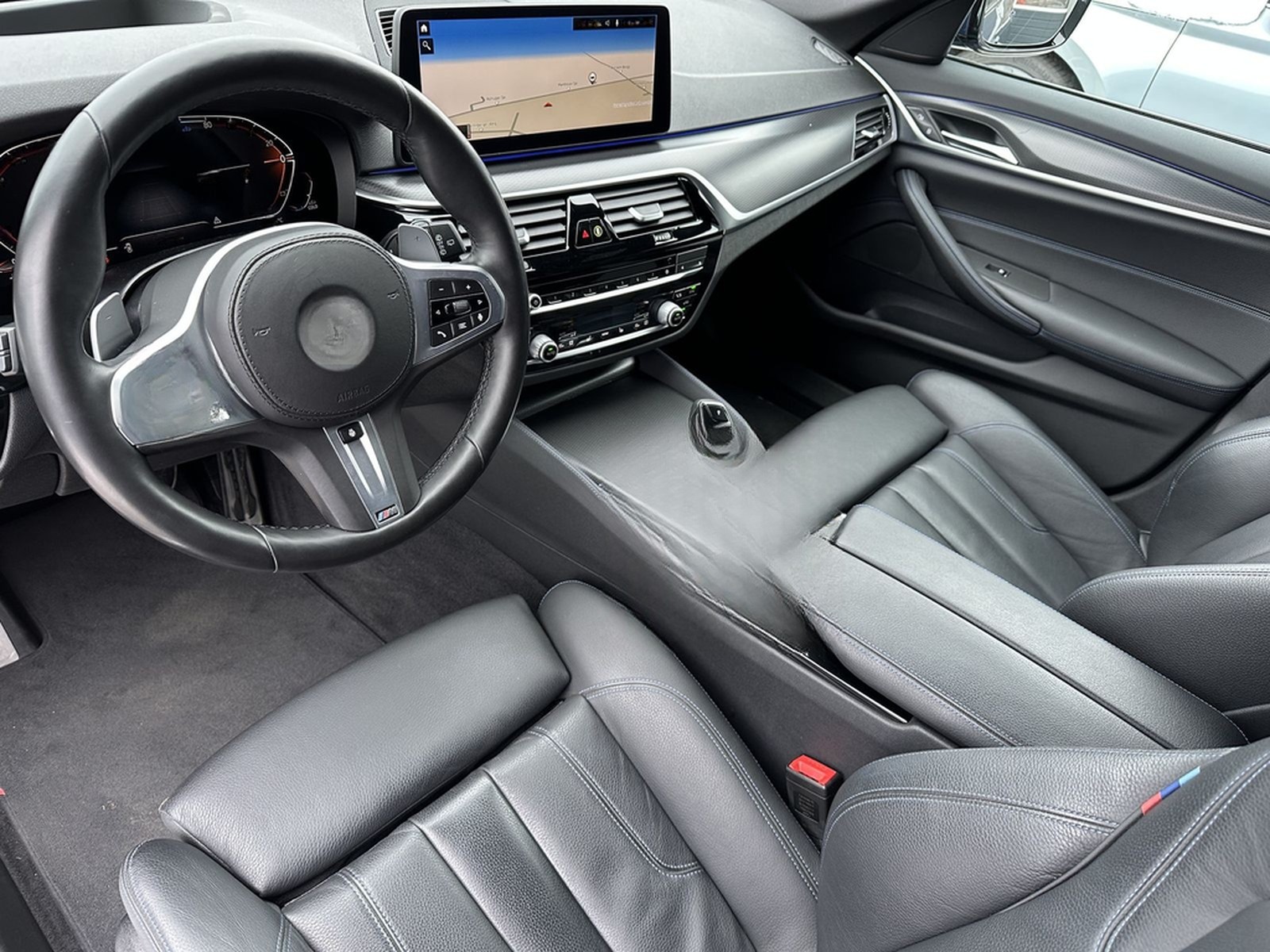 BMW 520d Touring xDrive M-Sport NAV+LASER+AHK+HEADUP foto 9
