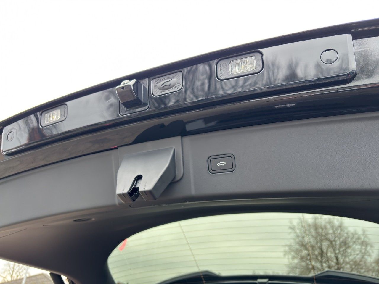 Lynk&Co 08 More Plug-In Hybrid / Pano / Matrix / 360Grad foto 19