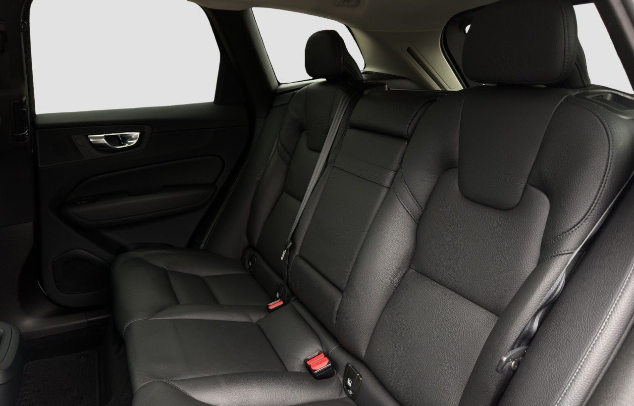 Volvo XC60 B4 Momentum Pro/Leder/Navi/LED/AHK/Kam/BLIS foto 14