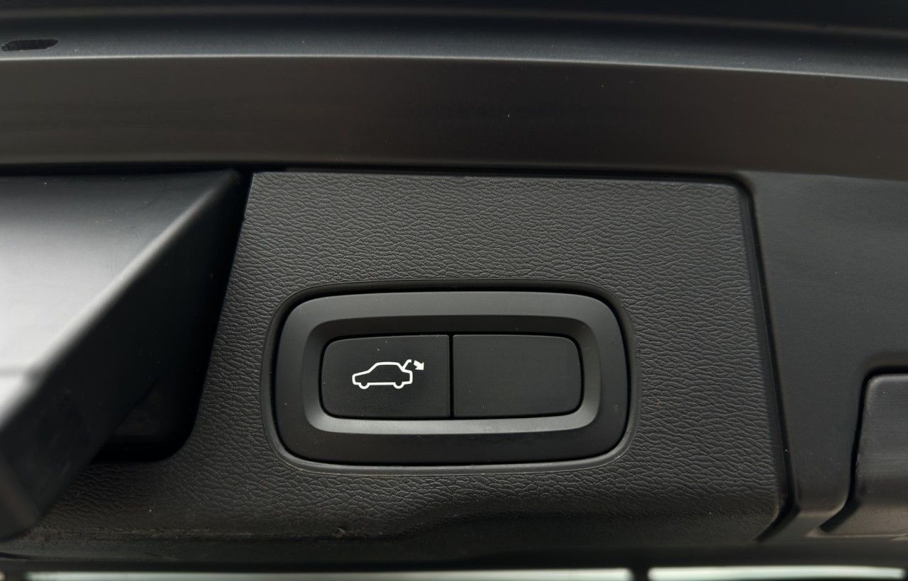 Volvo XC60 B4 Momentum Pro/Leder/Navi/LED/AHK/Kam/BLIS foto 18