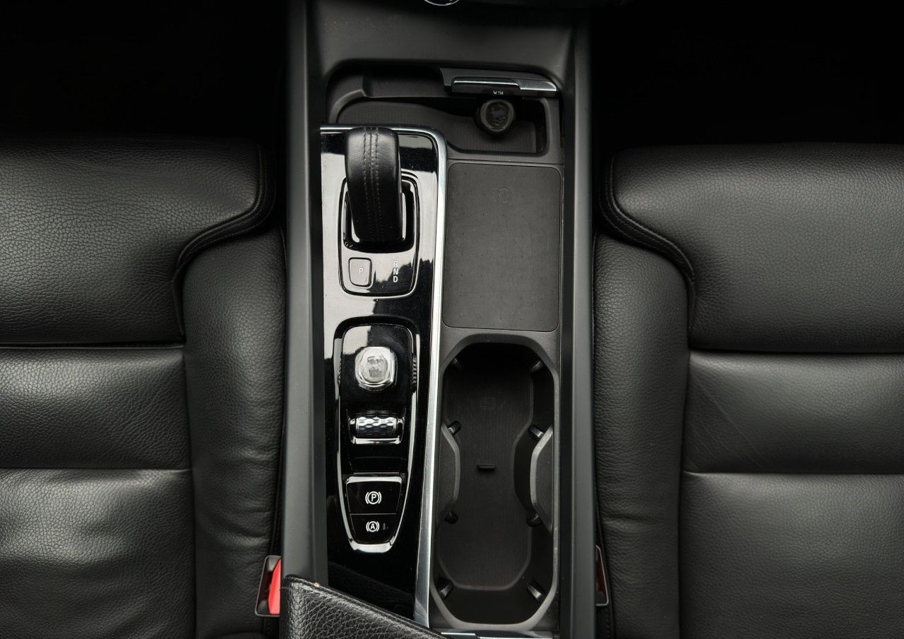 Volvo XC60 B4 Momentum Pro/Leder/Navi/LED/AHK/Kam/BLIS foto 19