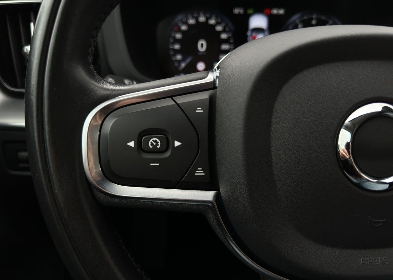 Volvo XC60 B4 Momentum Pro/Leder/Navi/LED/AHK/Kam/BLIS foto 21