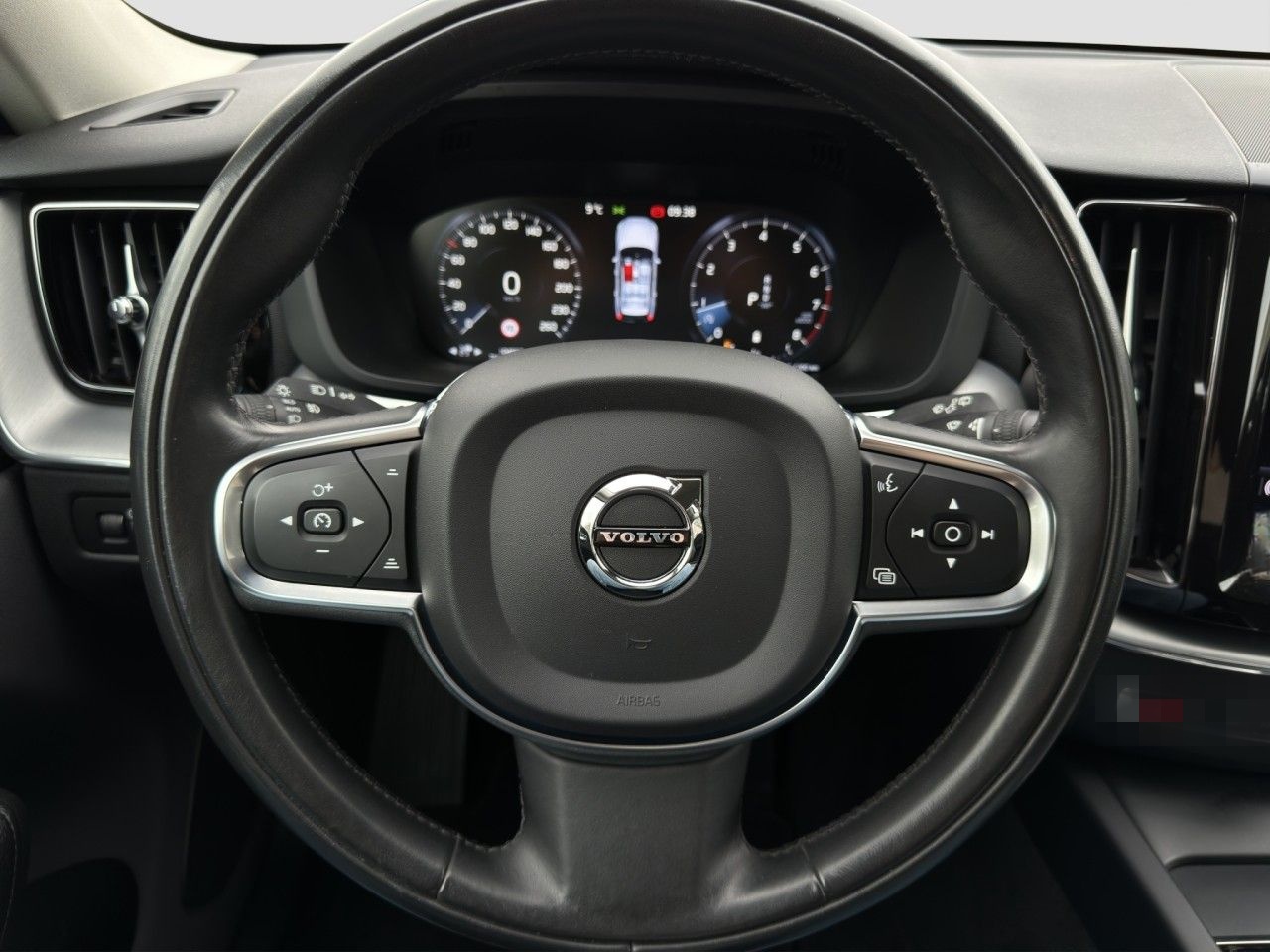 Volvo XC60 B4 Momentum Pro/Leder/Navi/LED/AHK/Kam/BLIS foto 7