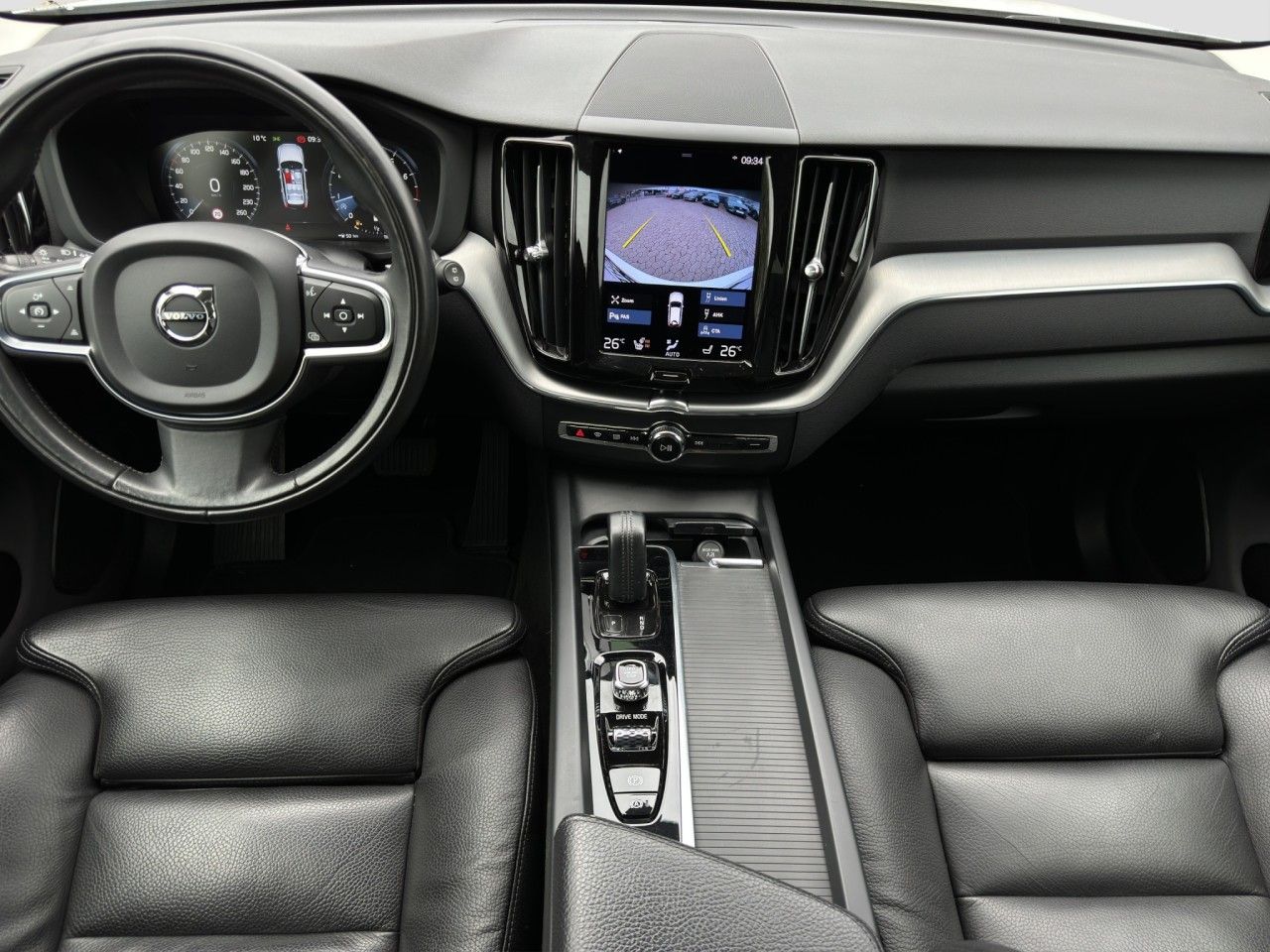 Volvo XC60 B4 Momentum Pro/Leder/Navi/LED/AHK/Kam/BLIS foto 10