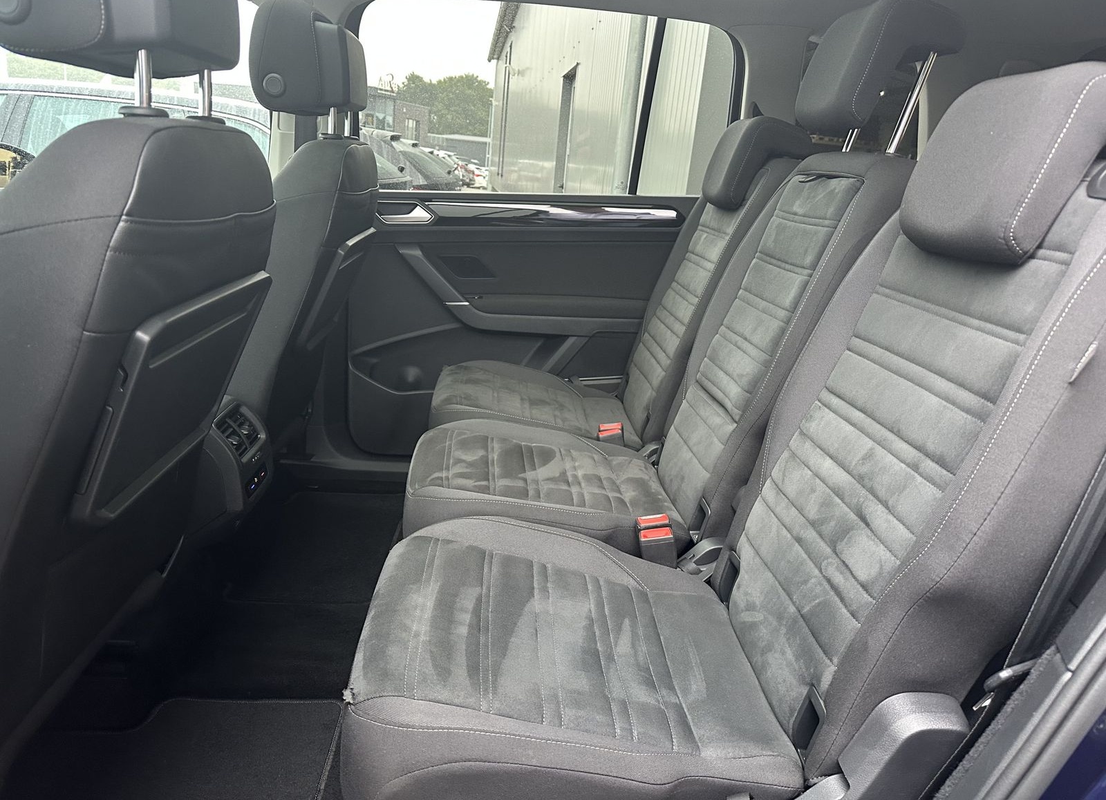 Volkswagen Touran 1.5 TSI DSG HL 7-Sitzer NAV+LED+KAM+PANO  foto 10