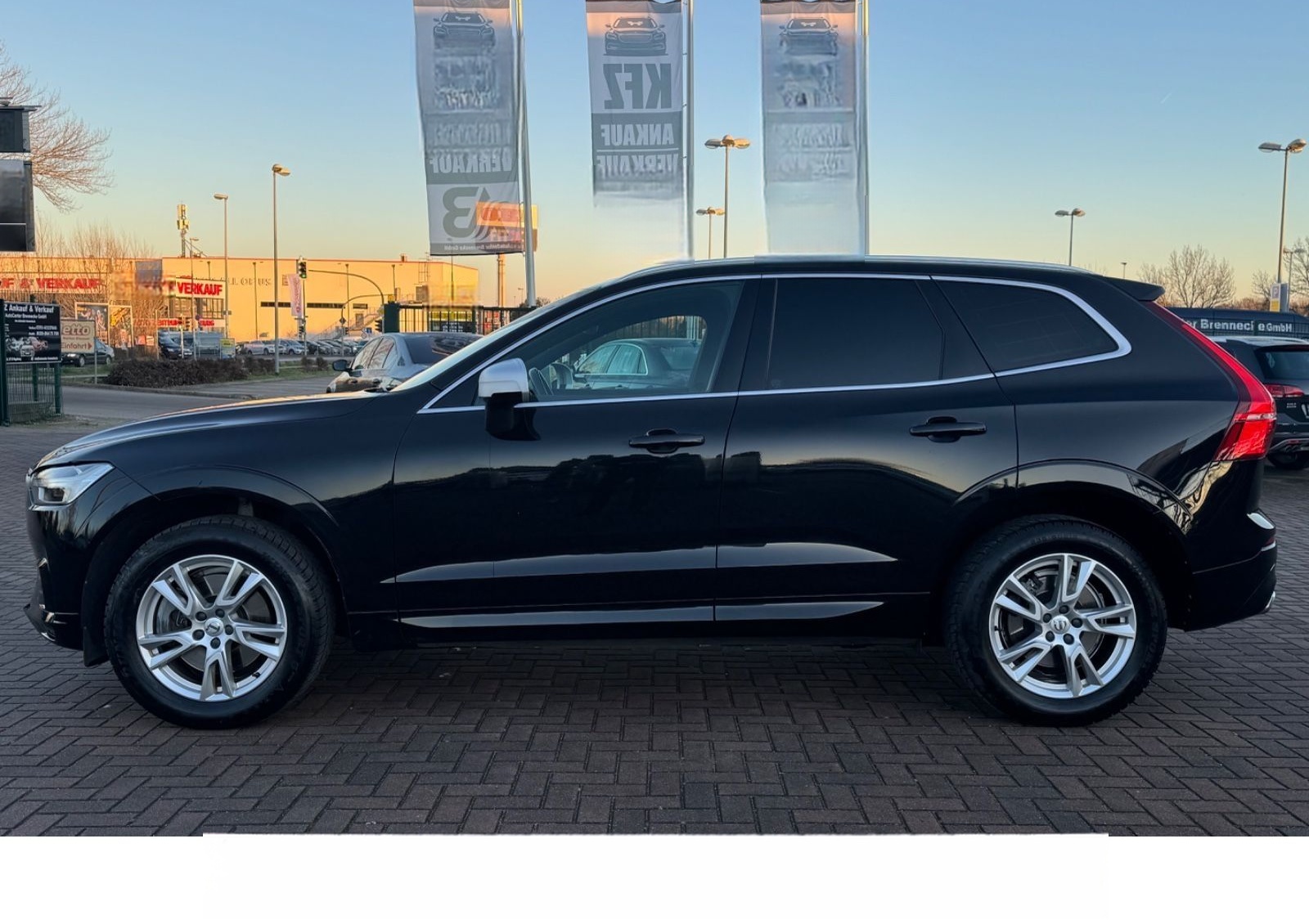 Volvo XC 60 R Design AWD*LED*8-fach bereift* foto 8