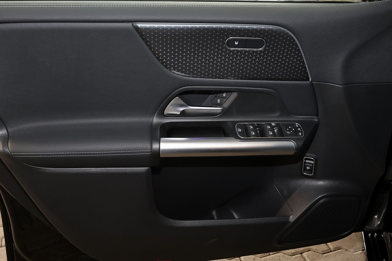 Mercedes-Benz B 200 KEYLESS+NIGHT PAKET+SPURHALTE+MBUX+LED+18" foto 11