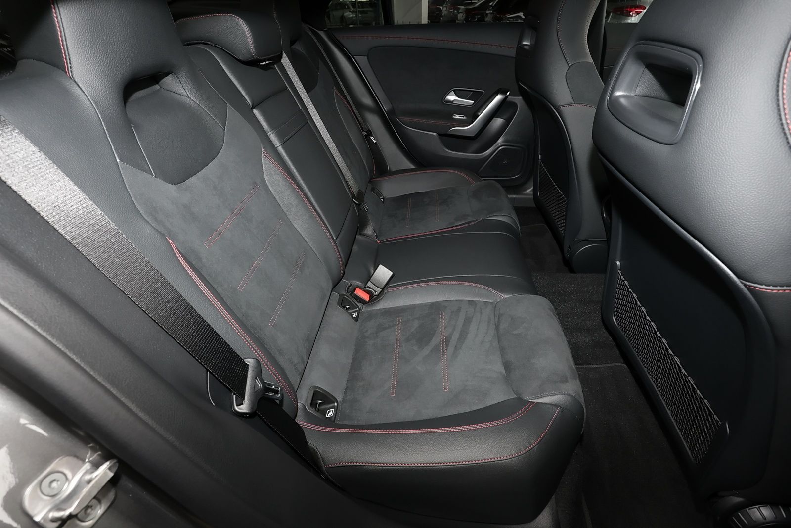 Mercedes-Benz CLA 200 Coupé AMG Edition+DISTRONIC+360°+18"+ foto 6