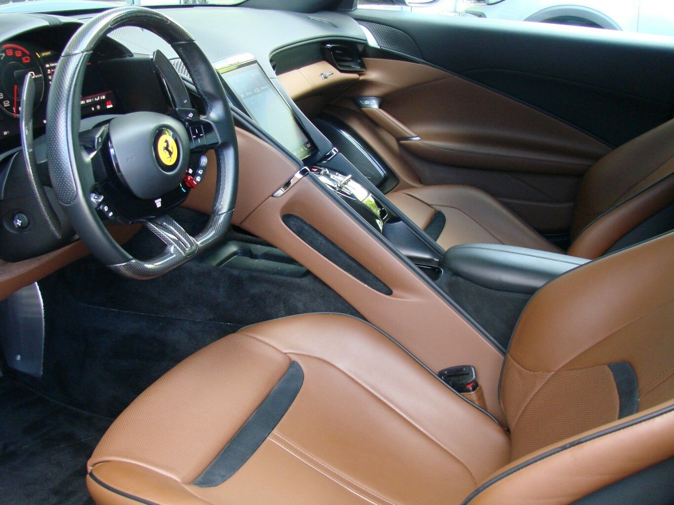 Ferrari Roma V8 Grigio Silverstone Carbon MagneRide LED  foto 12