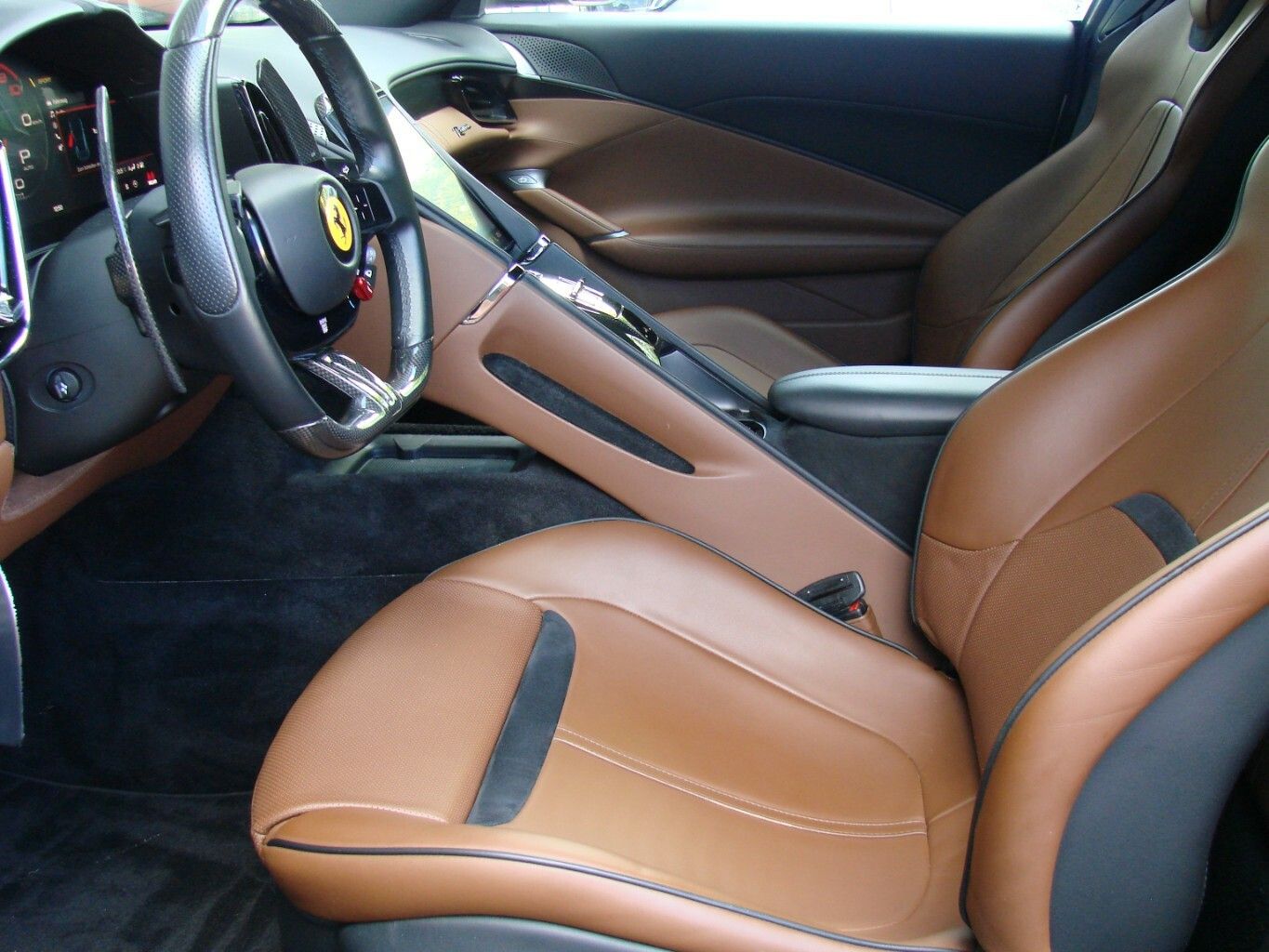 Ferrari Roma V8 Grigio Silverstone Carbon MagneRide LED  foto 13
