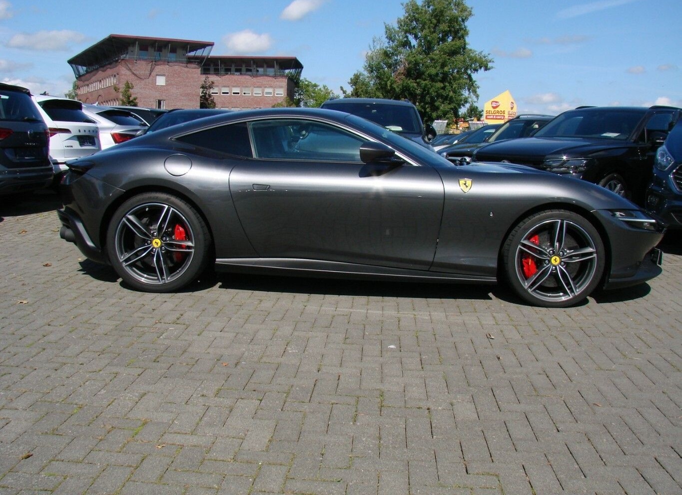 Ferrari Roma V8 Grigio Silverstone Carbon MagneRide LED  foto 7