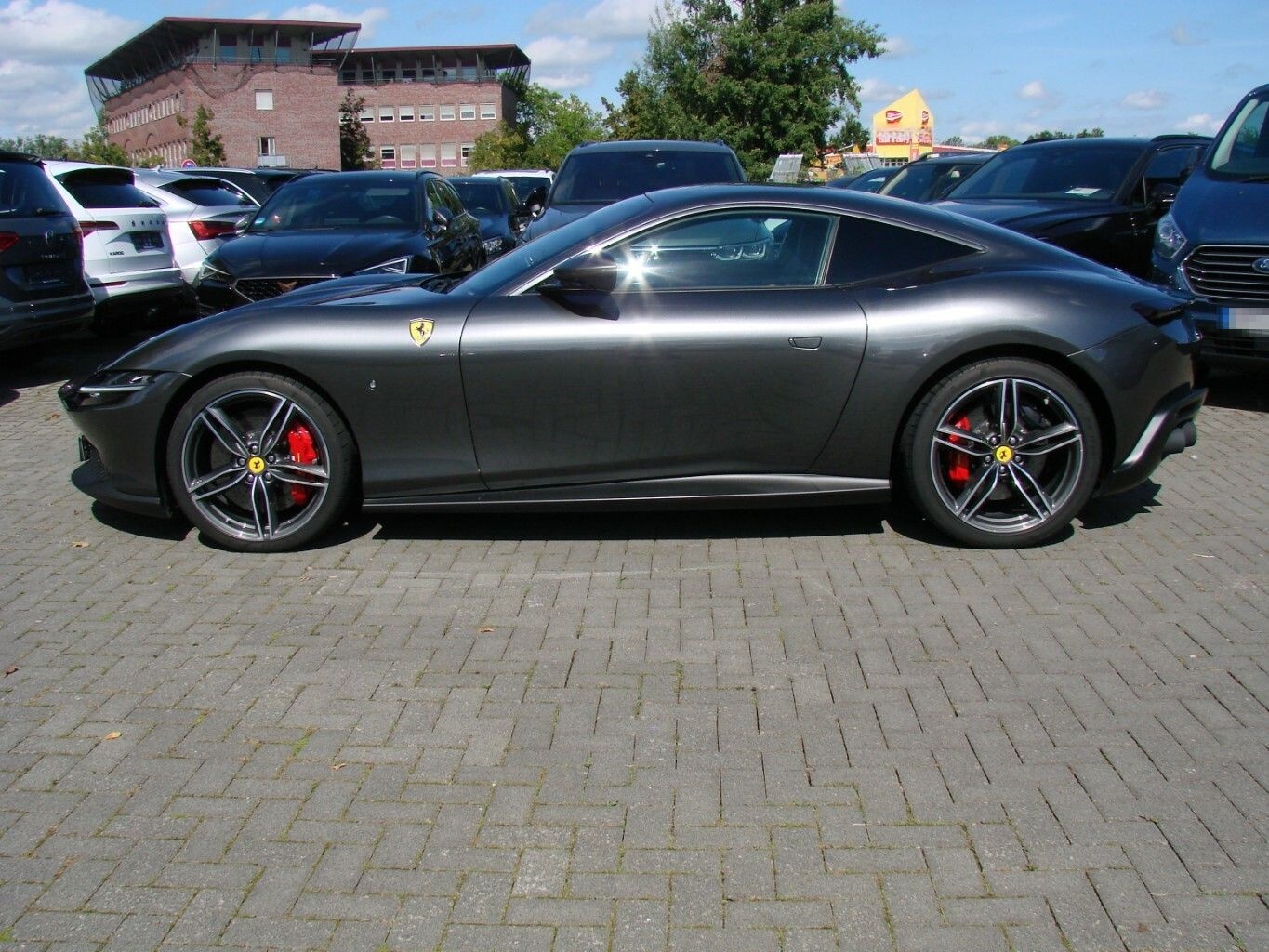 Ferrari Roma V8 Grigio Silverstone Carbon MagneRide LED  foto 8