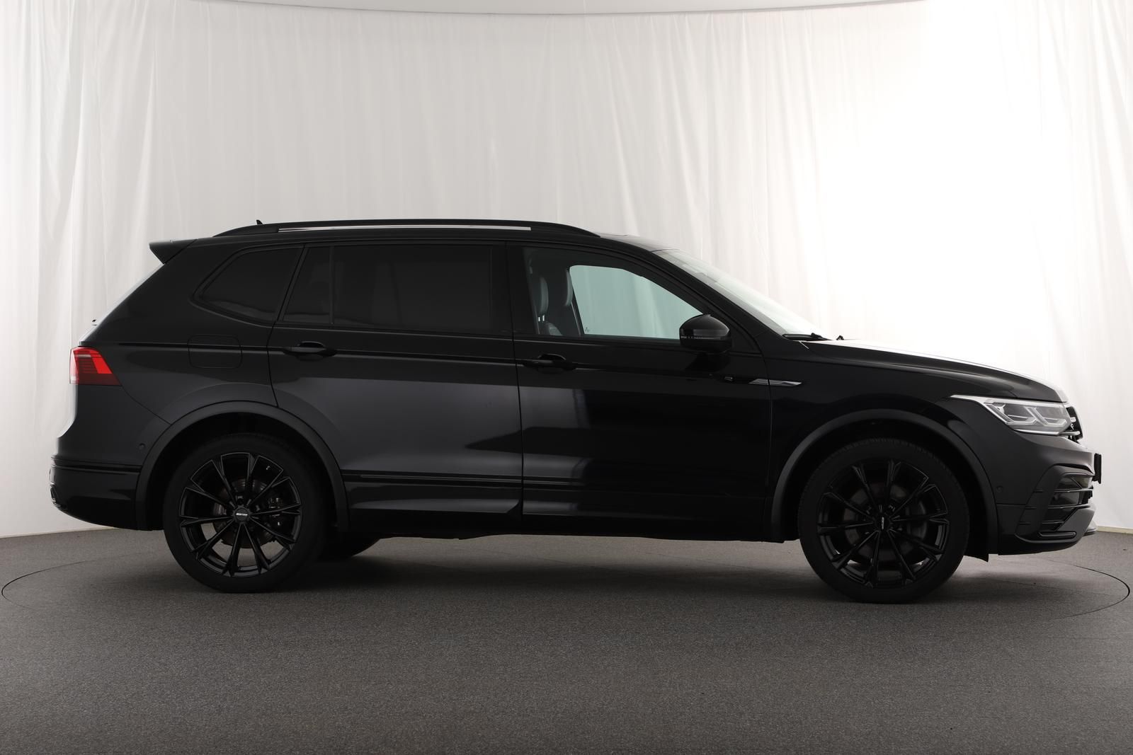 Volkswagen Tiguan Allspace 2.0 TSI  R-Line 4Motion DSG AHK  foto 3