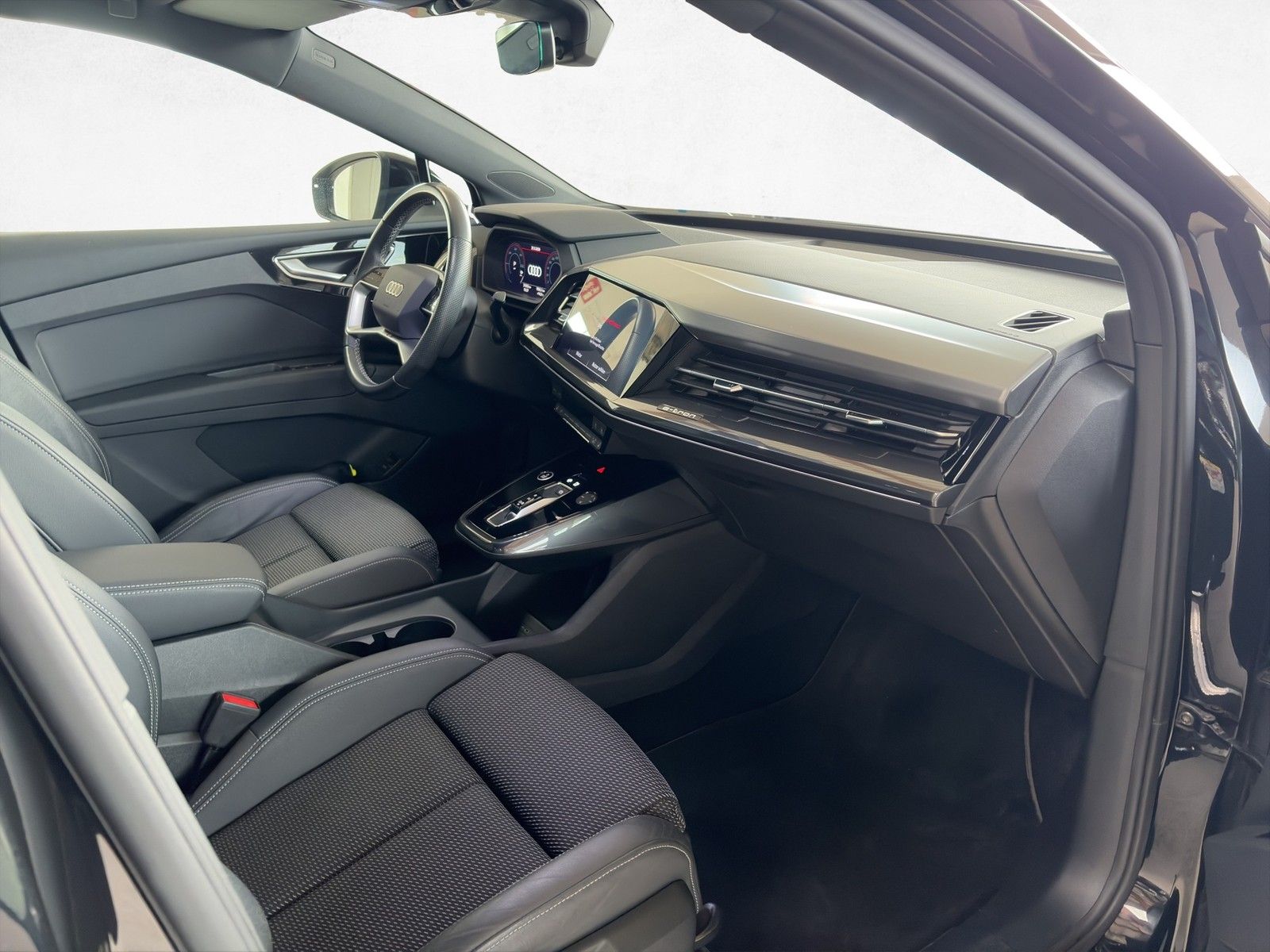 Audi Q4 e-tron Sportback S line 40 150 kW /Navi/LED foto 9